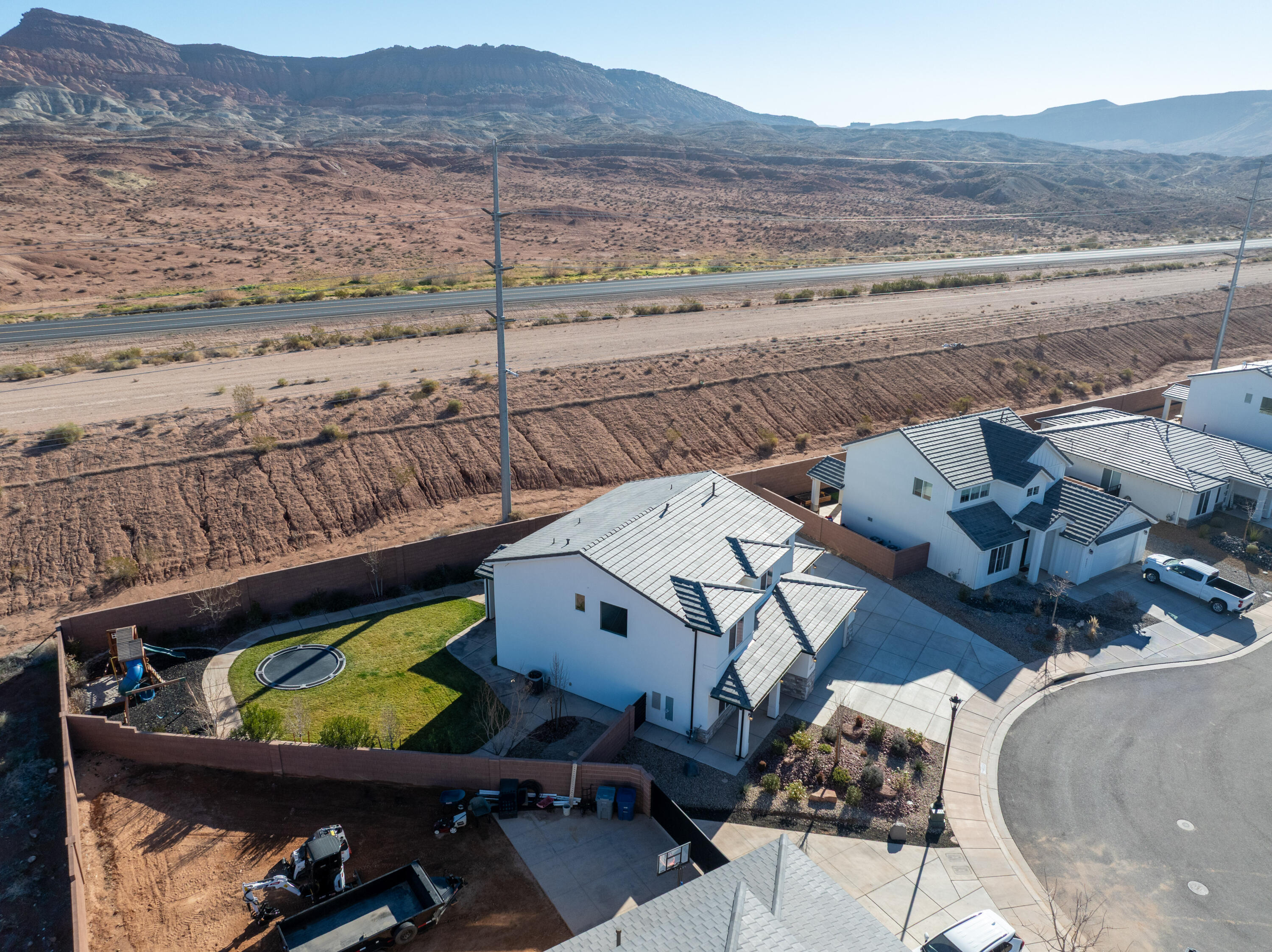 WARNER GATEWAY - Residential