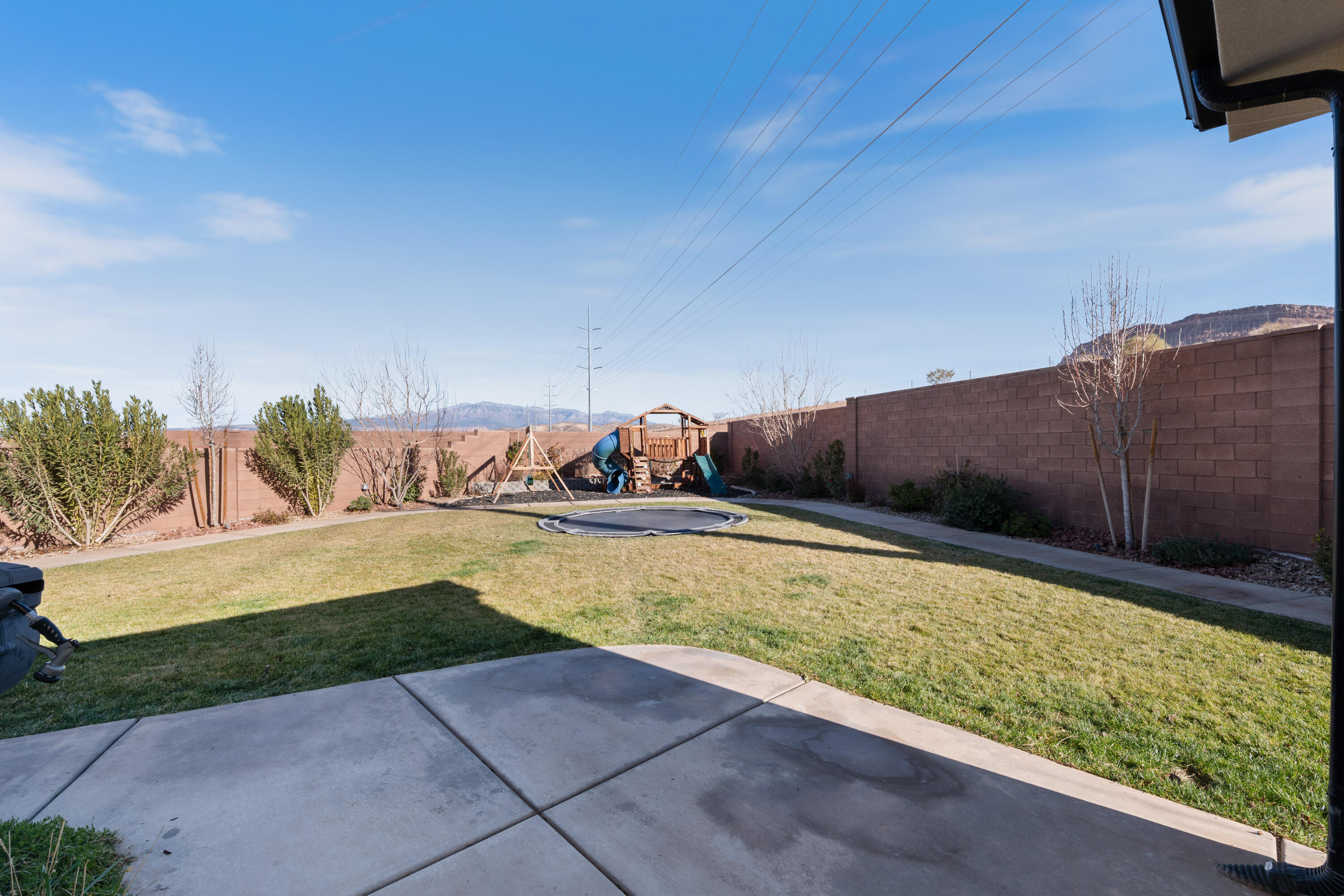 WARNER GATEWAY - Residential