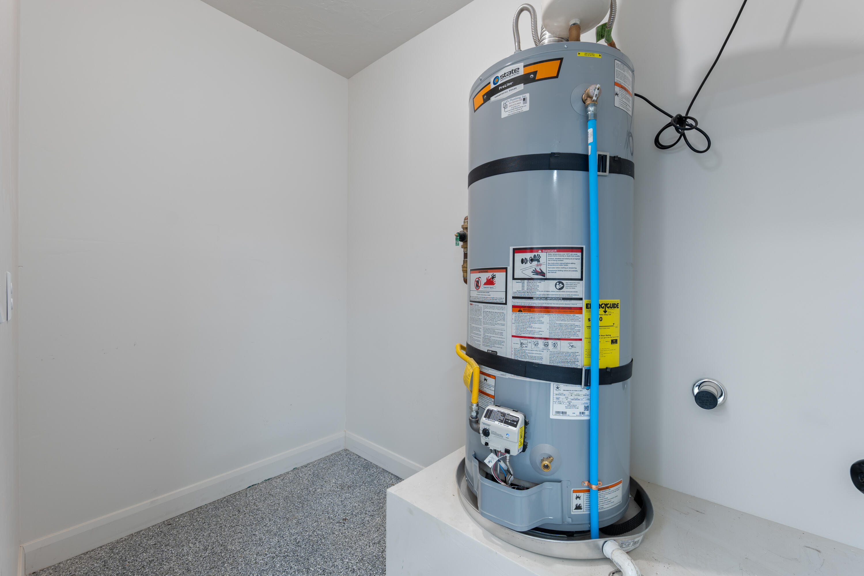 WARNER GATEWAY - Residential