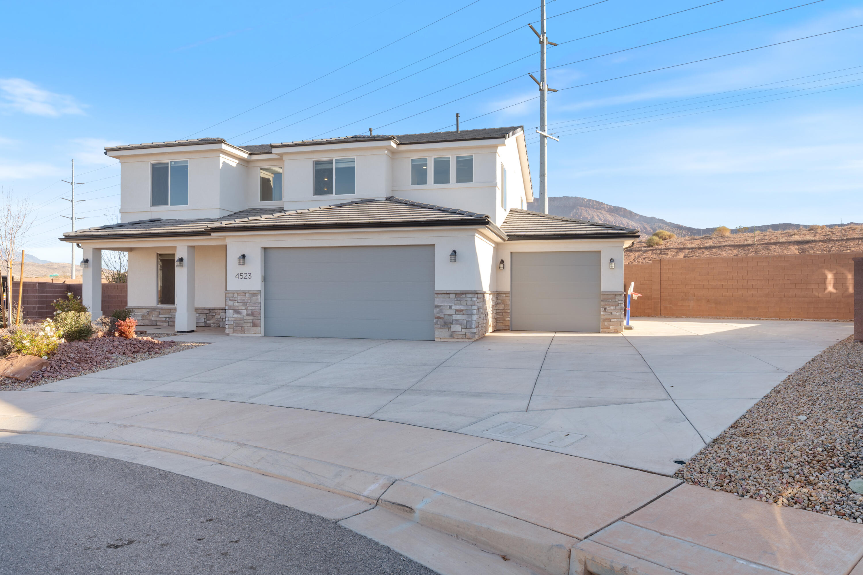 WARNER GATEWAY - Residential