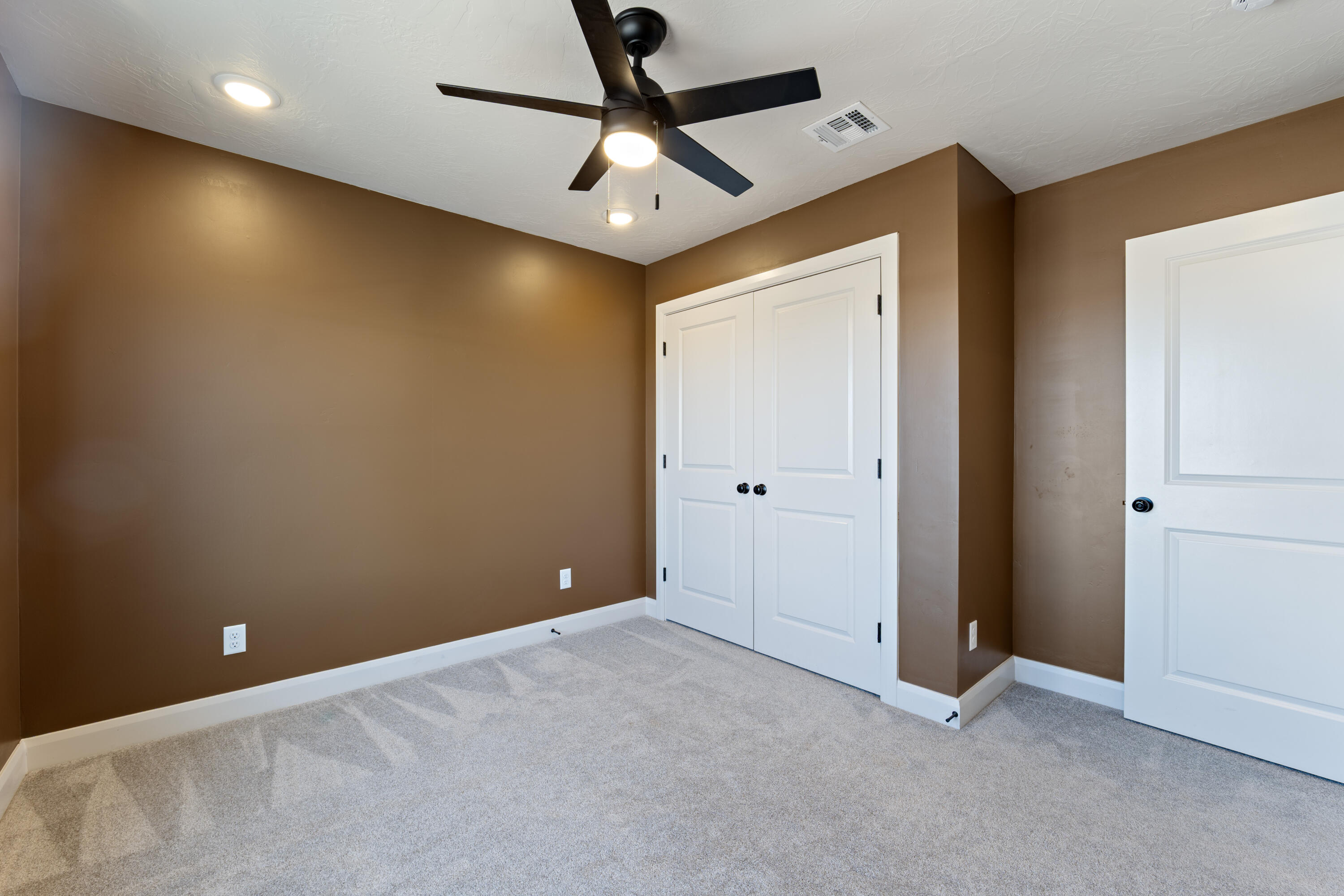 WARNER GATEWAY - Residential