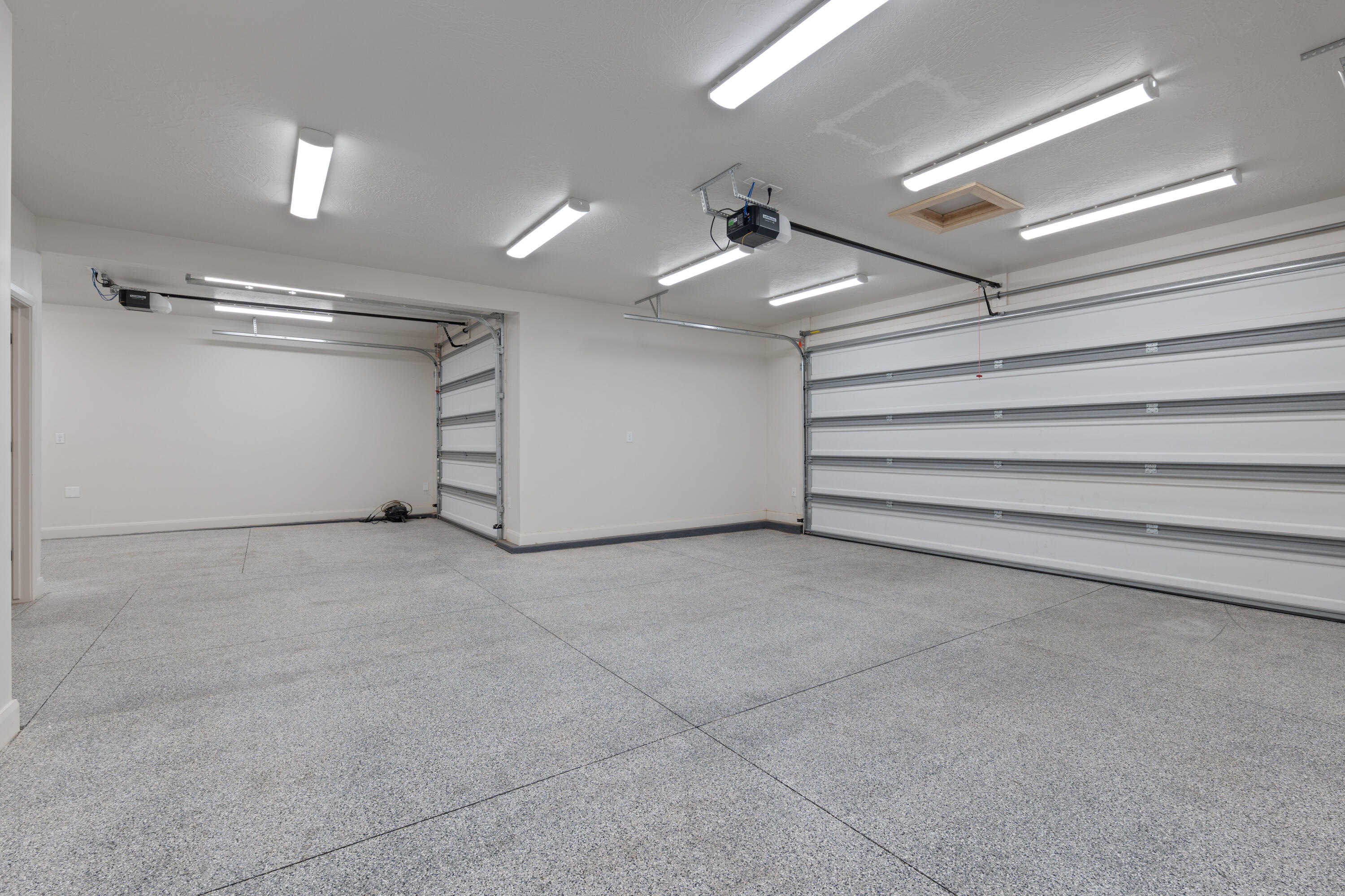 WARNER GATEWAY - Residential