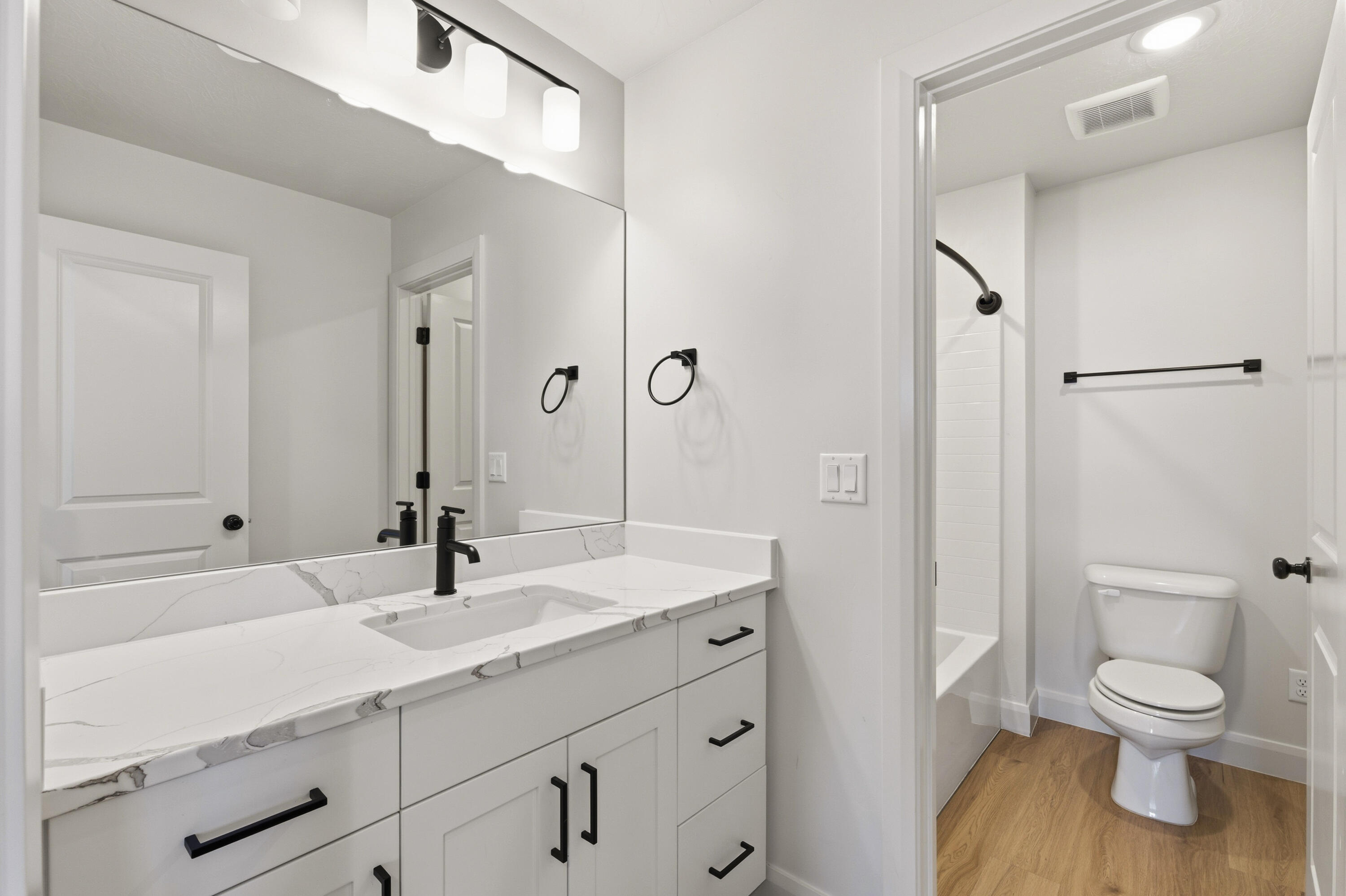 WARNER GATEWAY - Residential