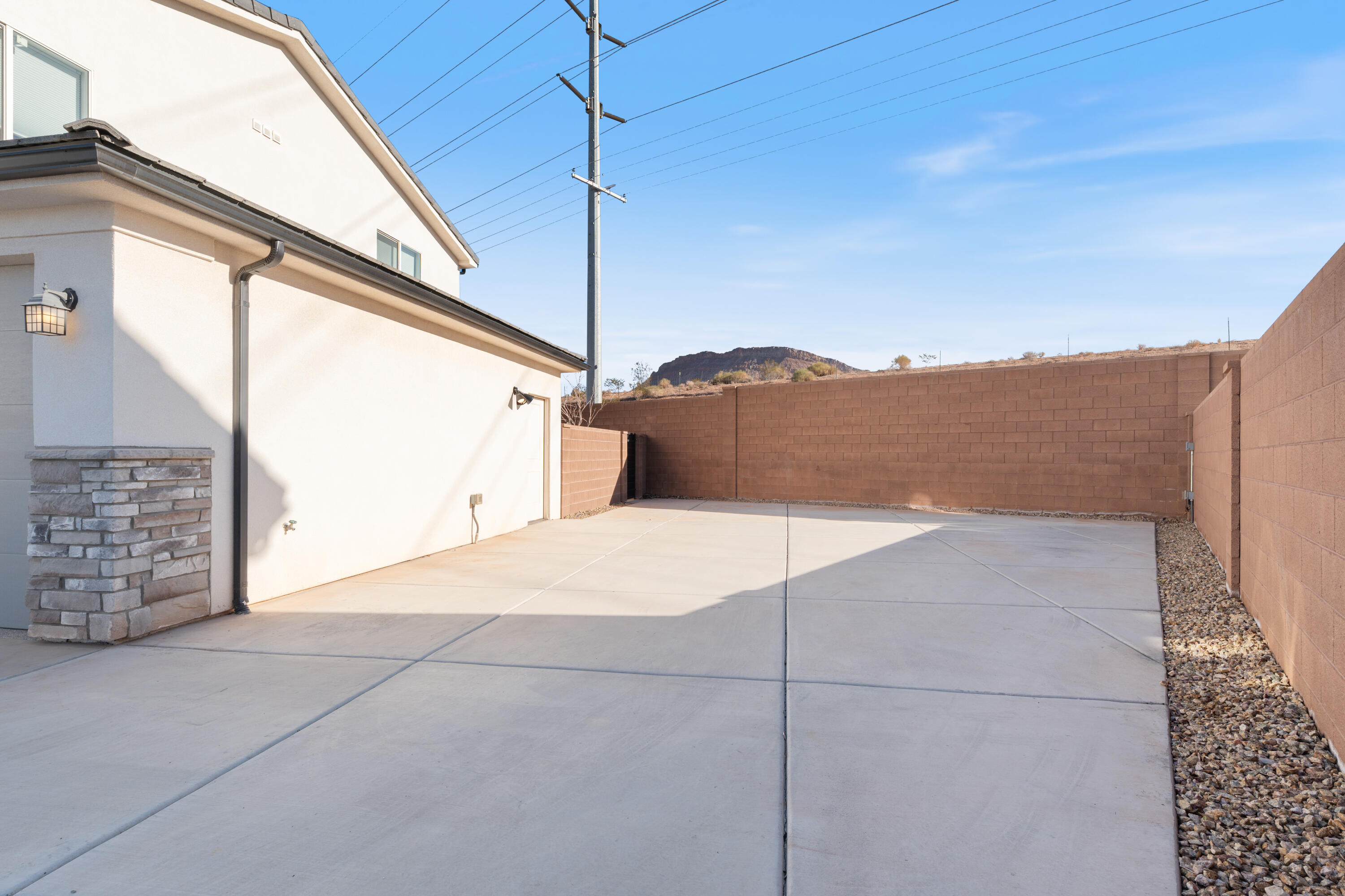 WARNER GATEWAY - Residential