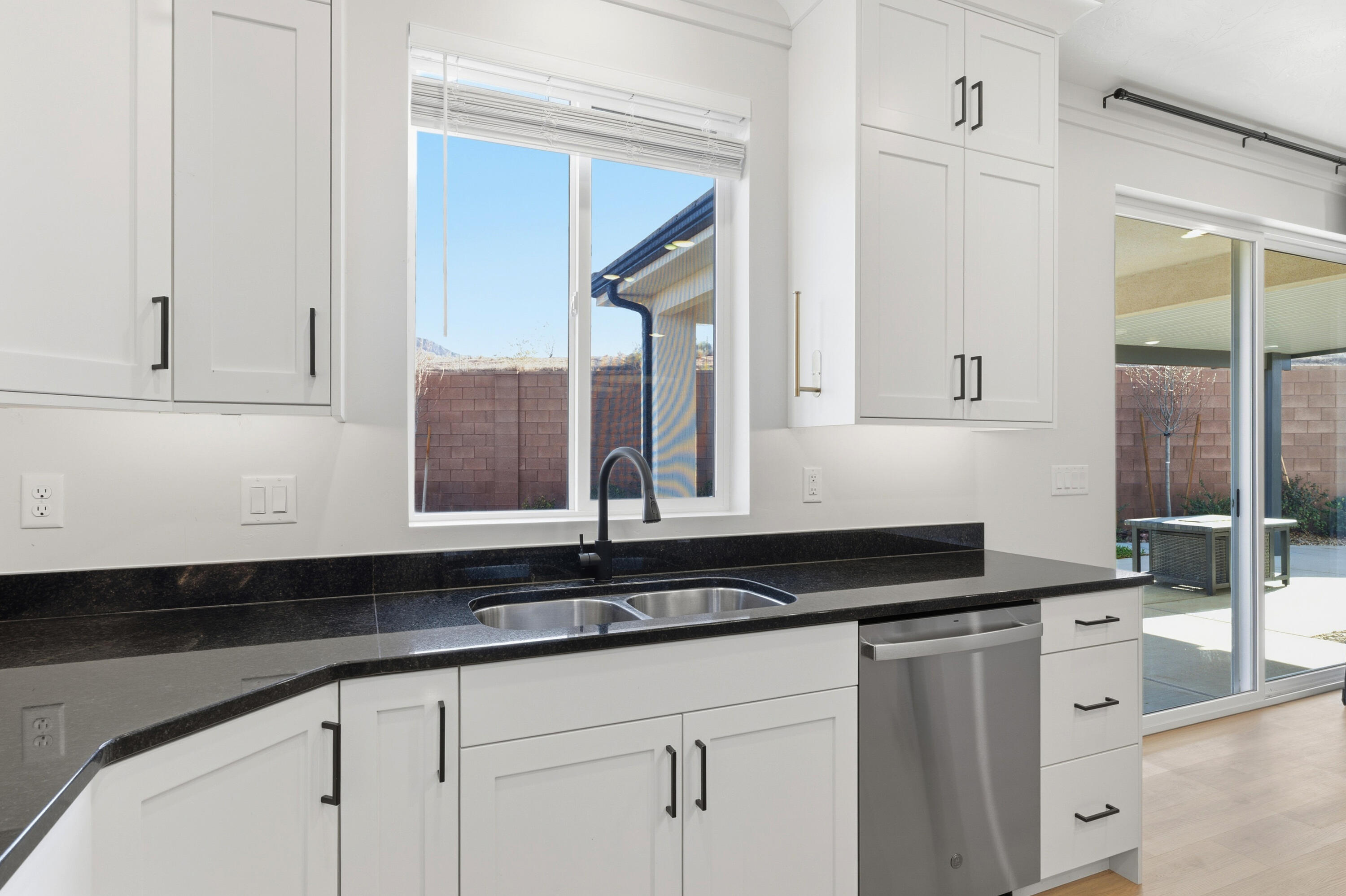 WARNER GATEWAY - Residential