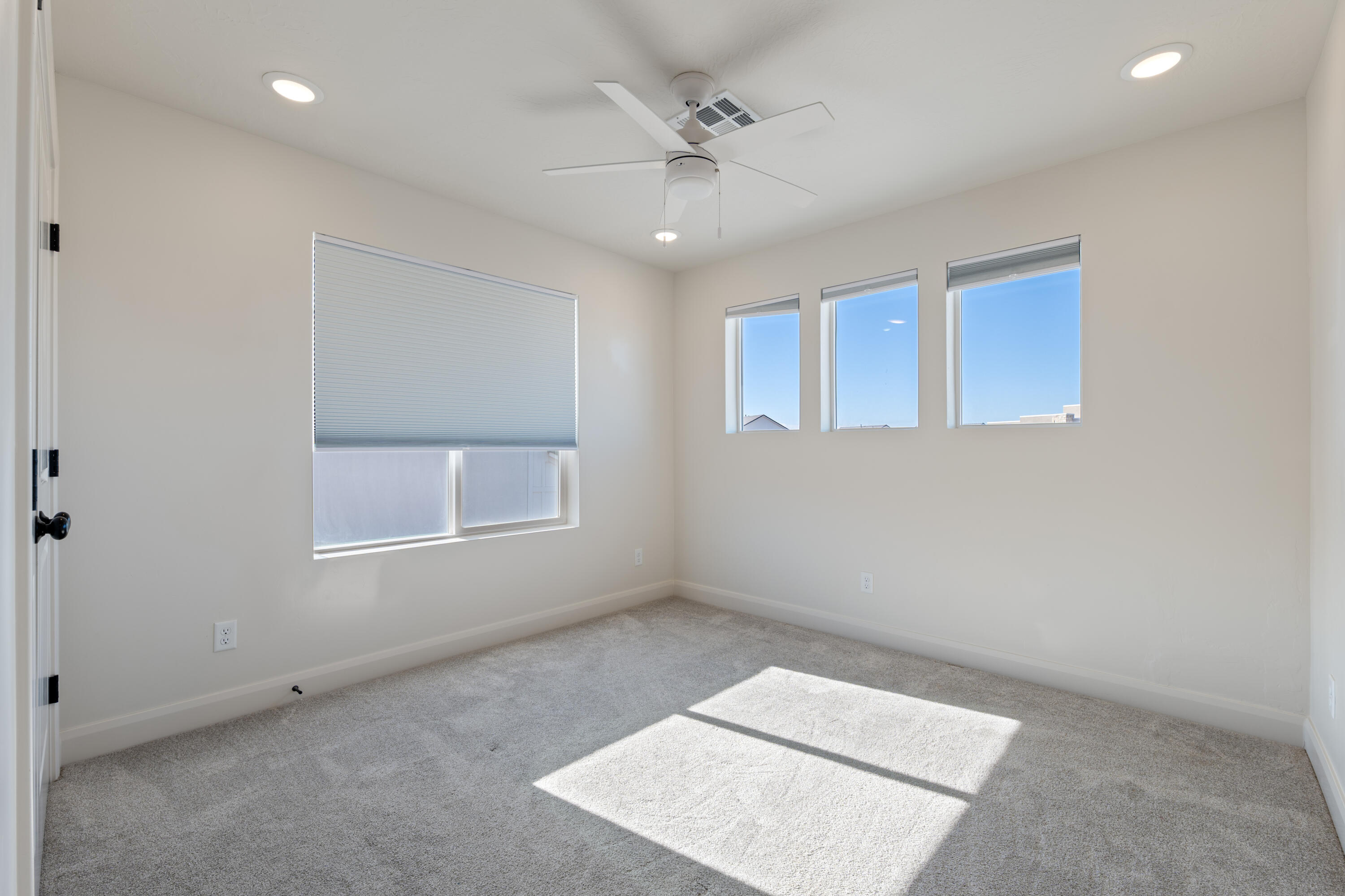 WARNER GATEWAY - Residential