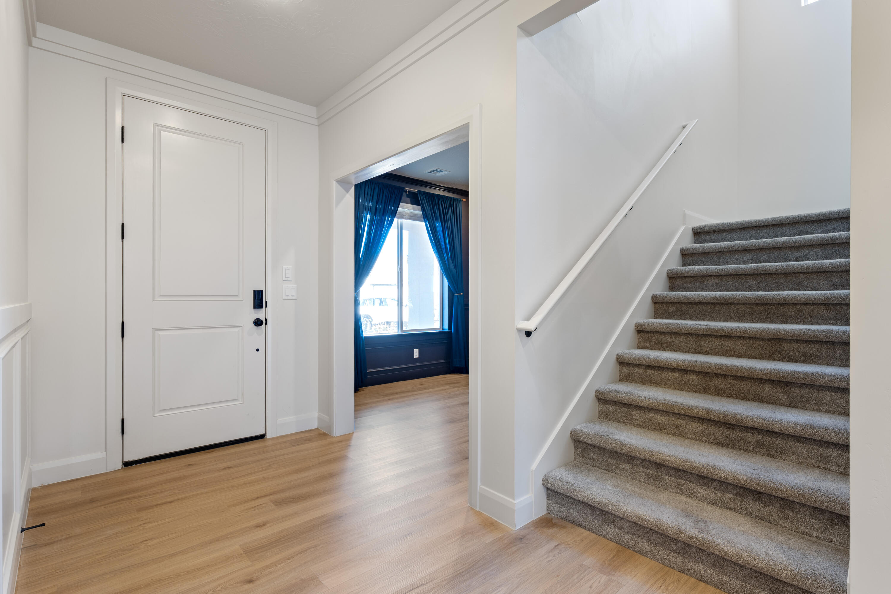 WARNER GATEWAY - Residential