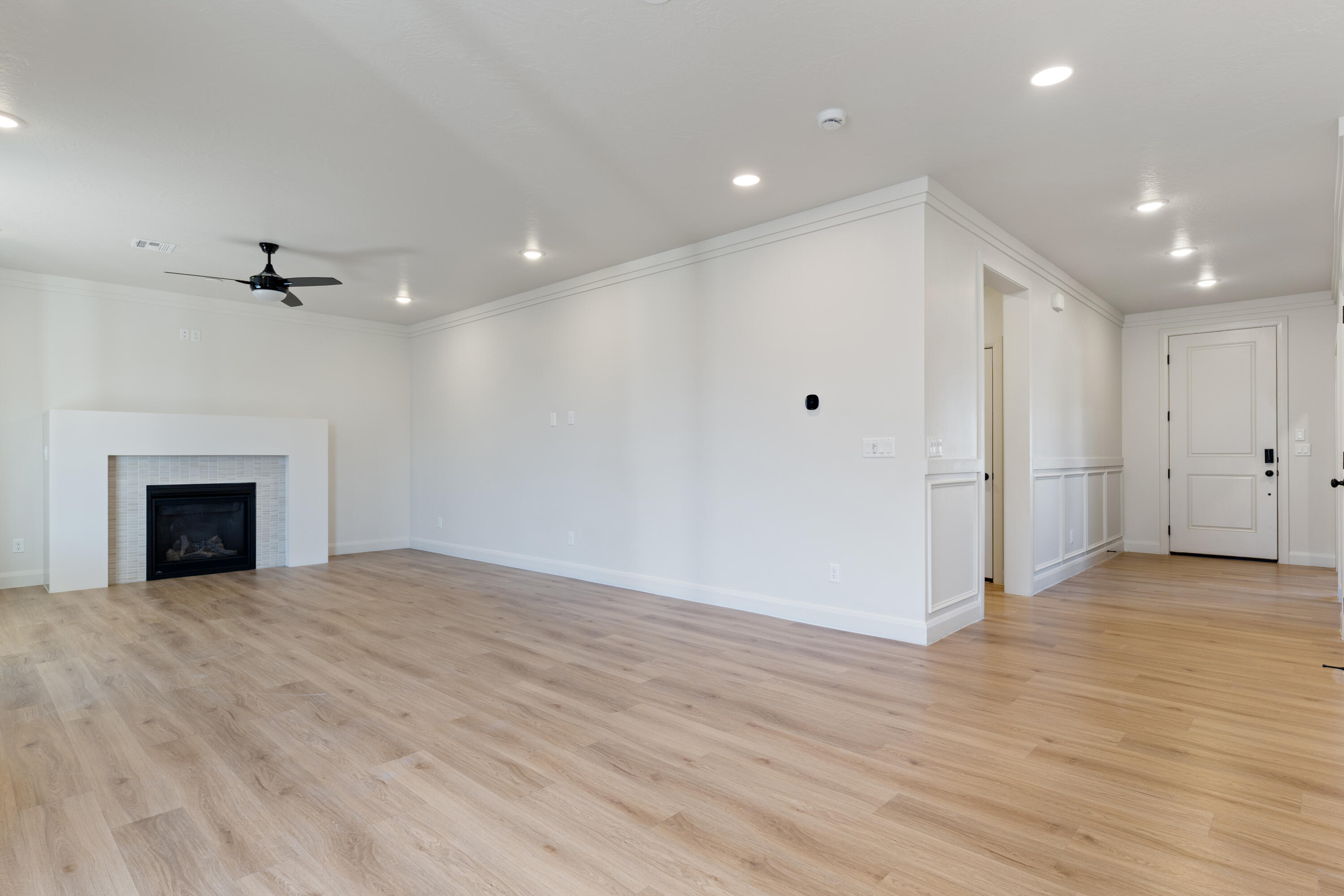 WARNER GATEWAY - Residential