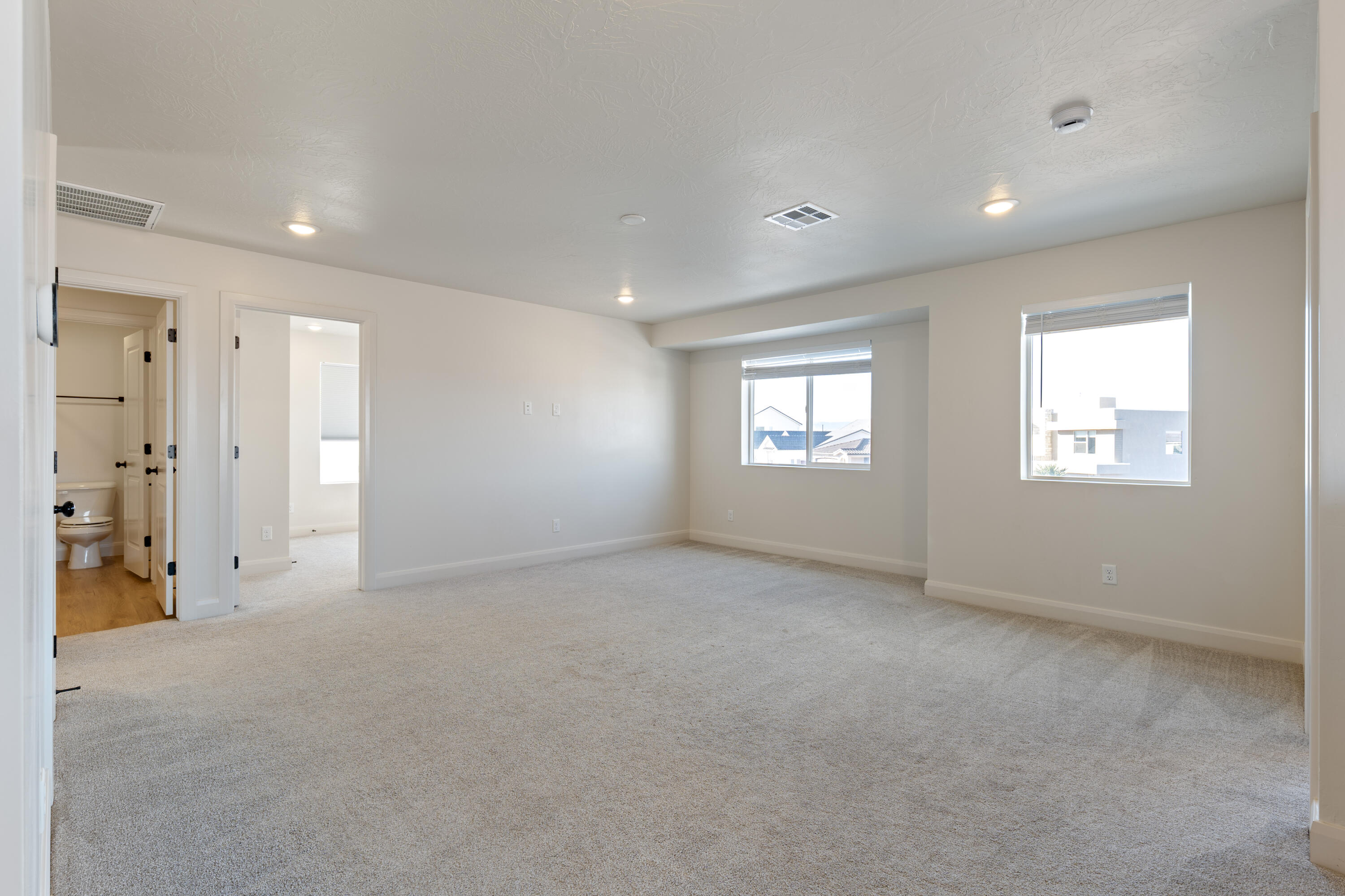 WARNER GATEWAY - Residential