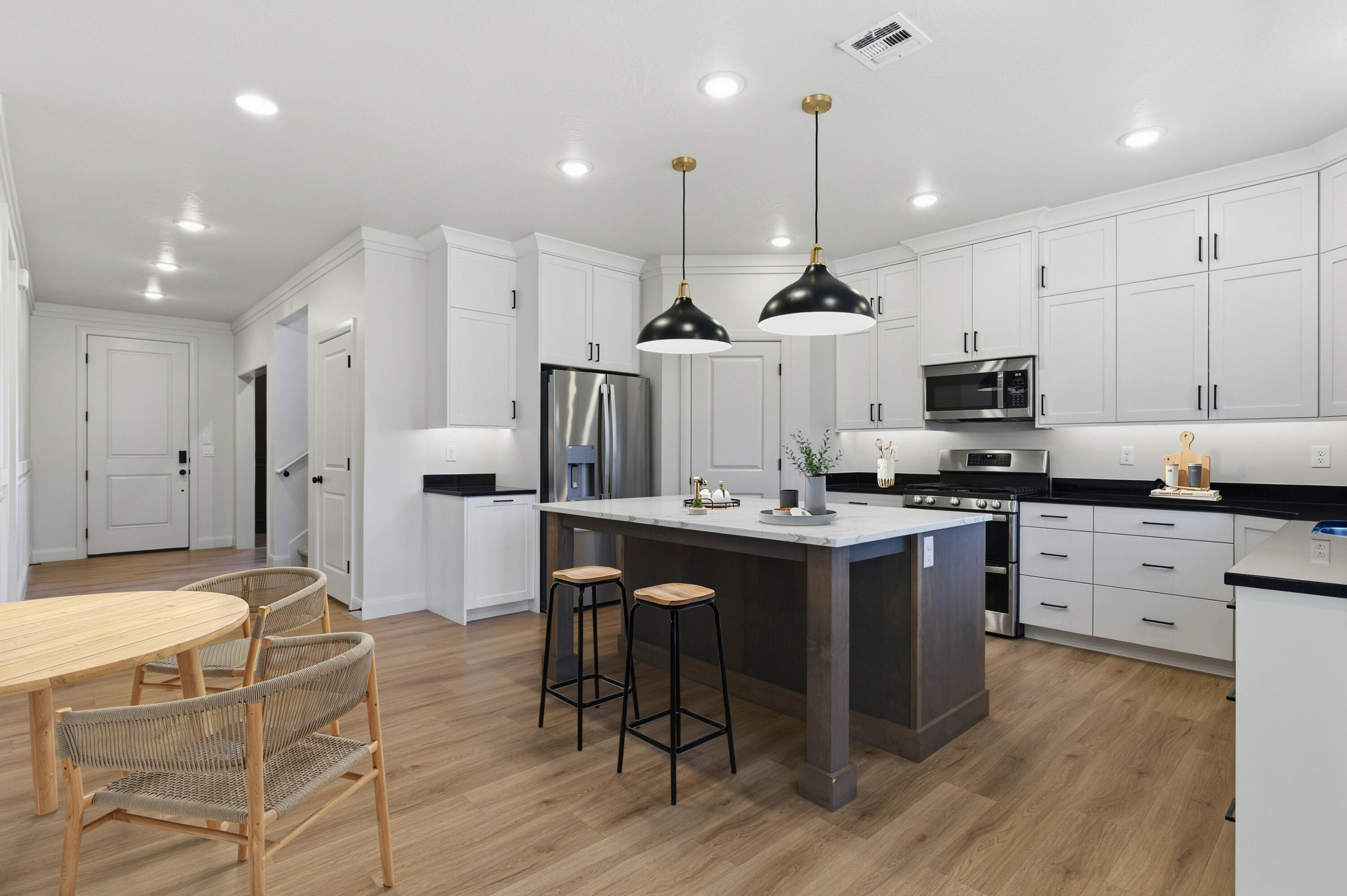 WARNER GATEWAY - Residential