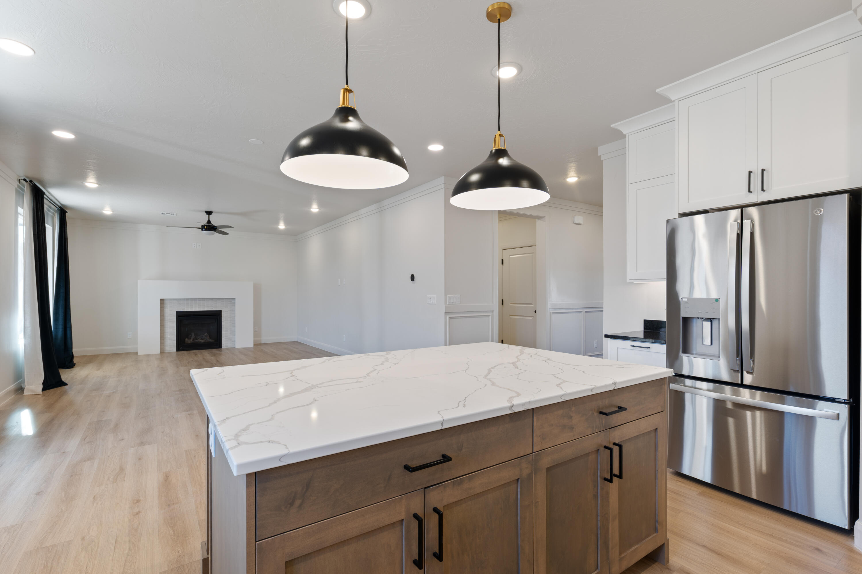 WARNER GATEWAY - Residential