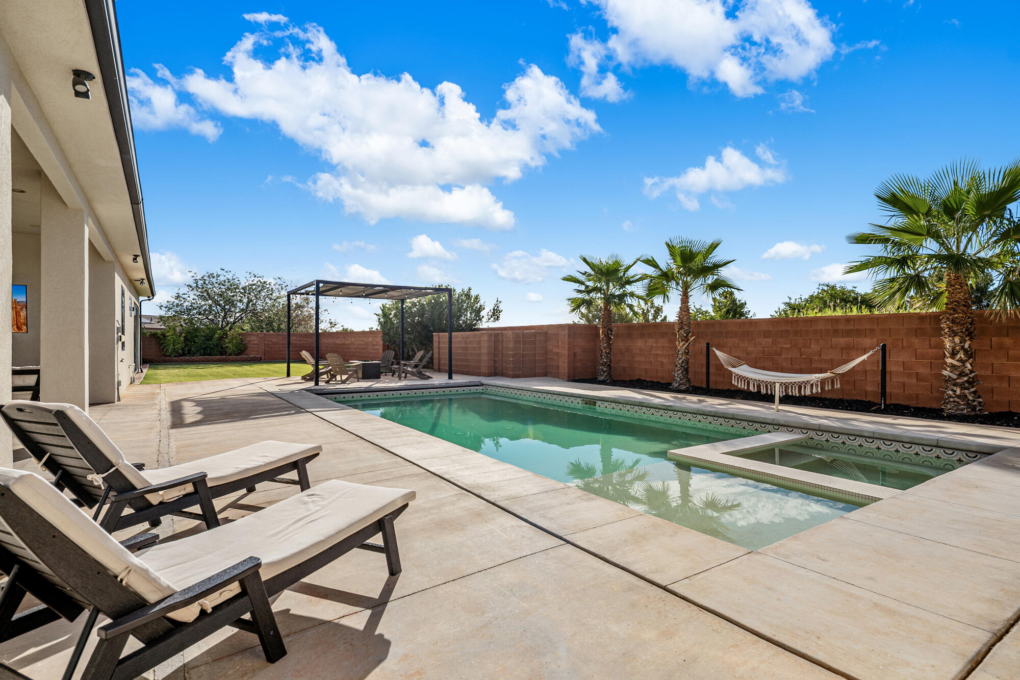 TENAYA SANDS - Residential