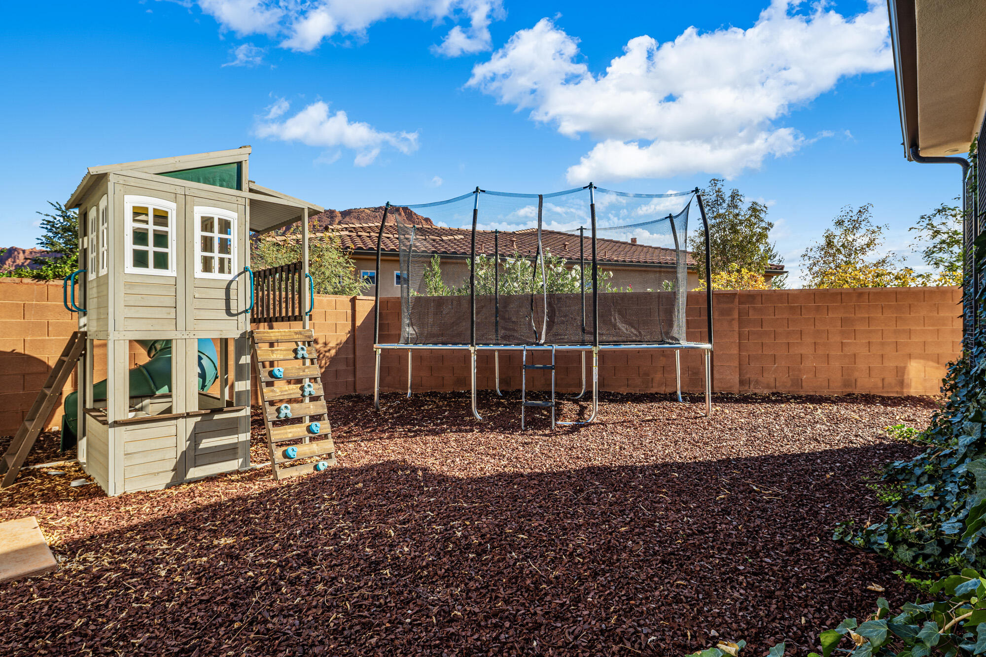 TENAYA SANDS - Residential