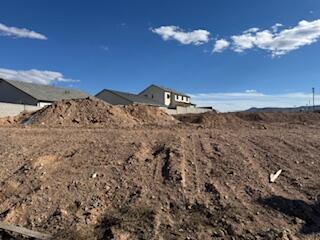 DESERT HORIZON - Land