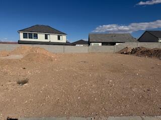 DESERT HORIZON - Land