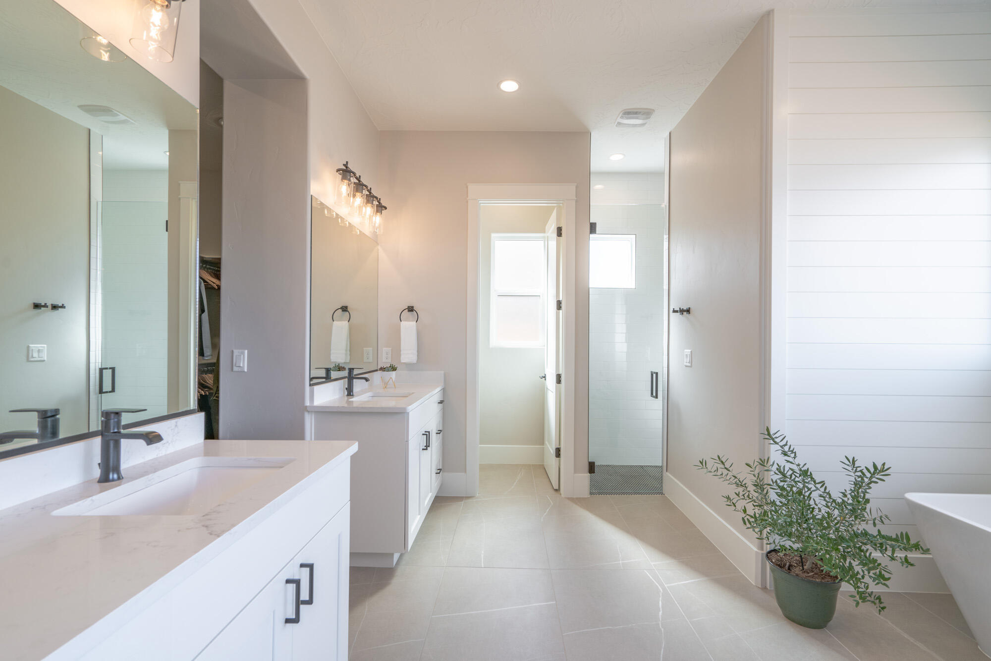 LEDGES OF SG NORTHGATE PEAKS - Residential