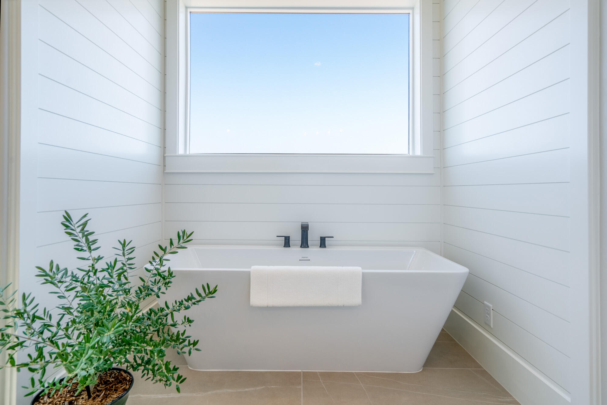 LEDGES OF SG NORTHGATE PEAKS - Residential