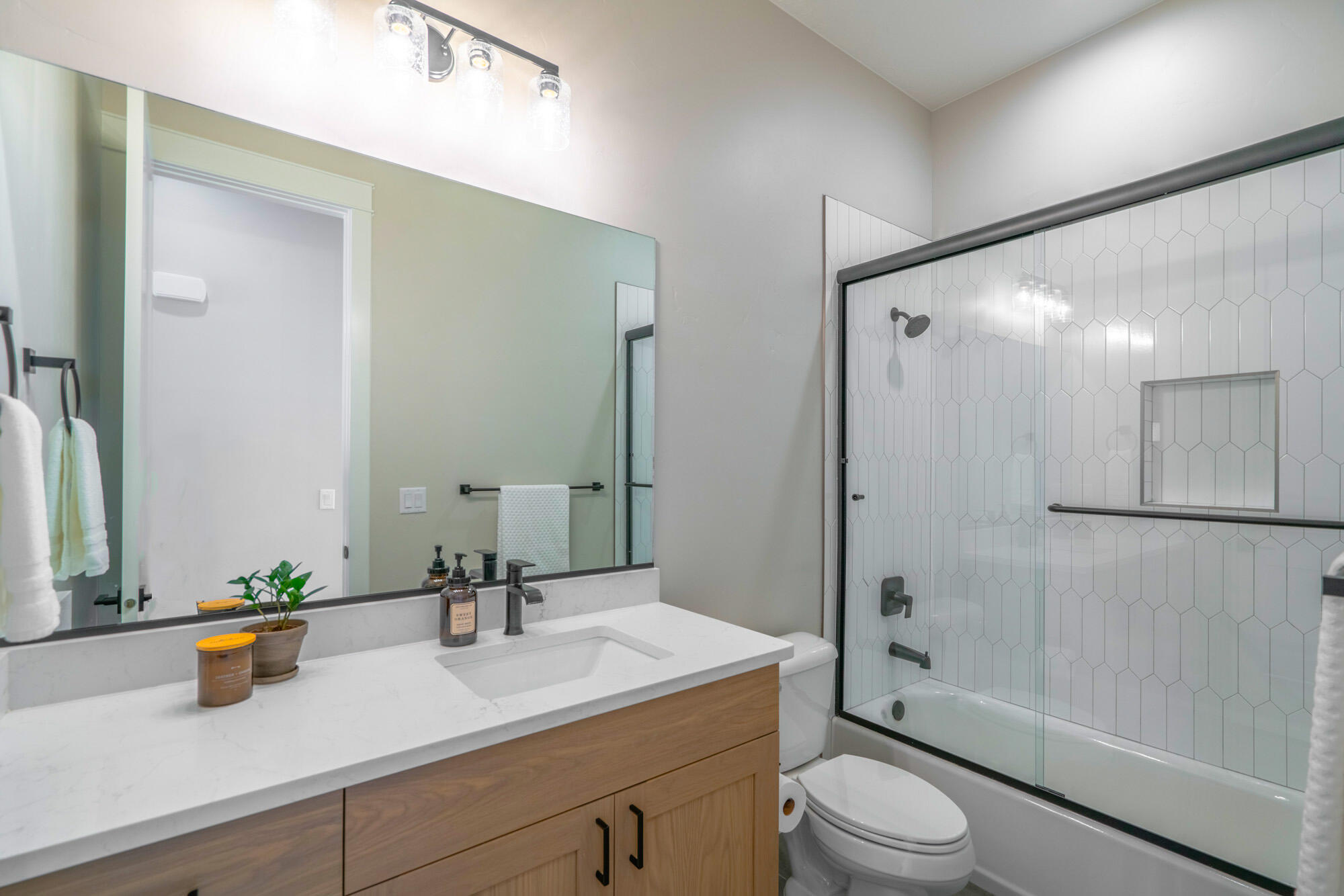 LEDGES OF SG NORTHGATE PEAKS - Residential