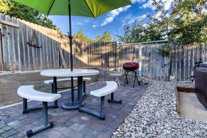 LAVERKIN TOWNSITE AND FIELD - Residential