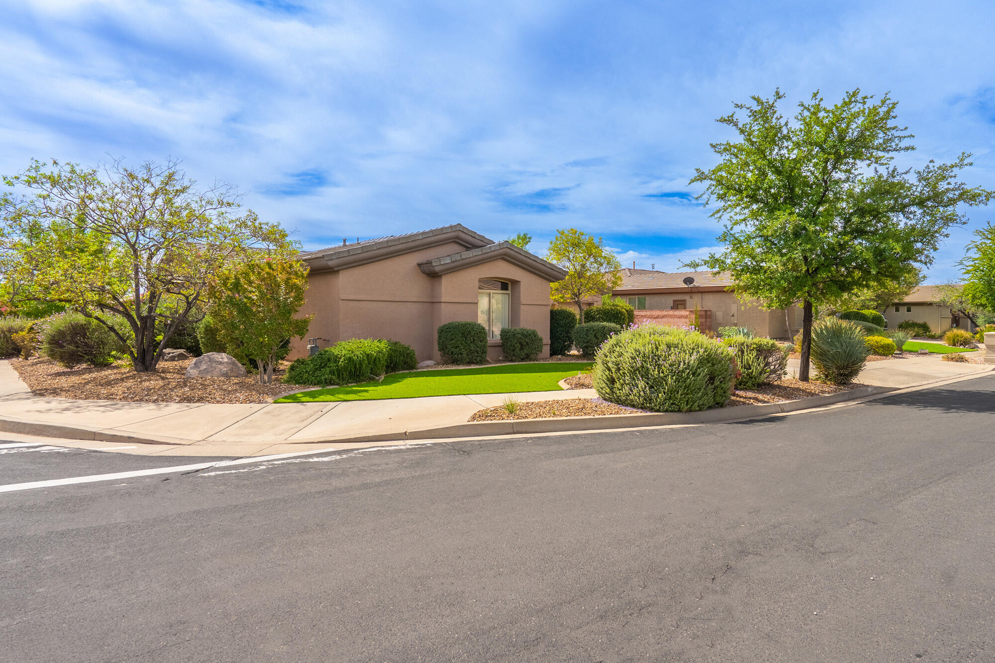 CORAL CANYON - Residential