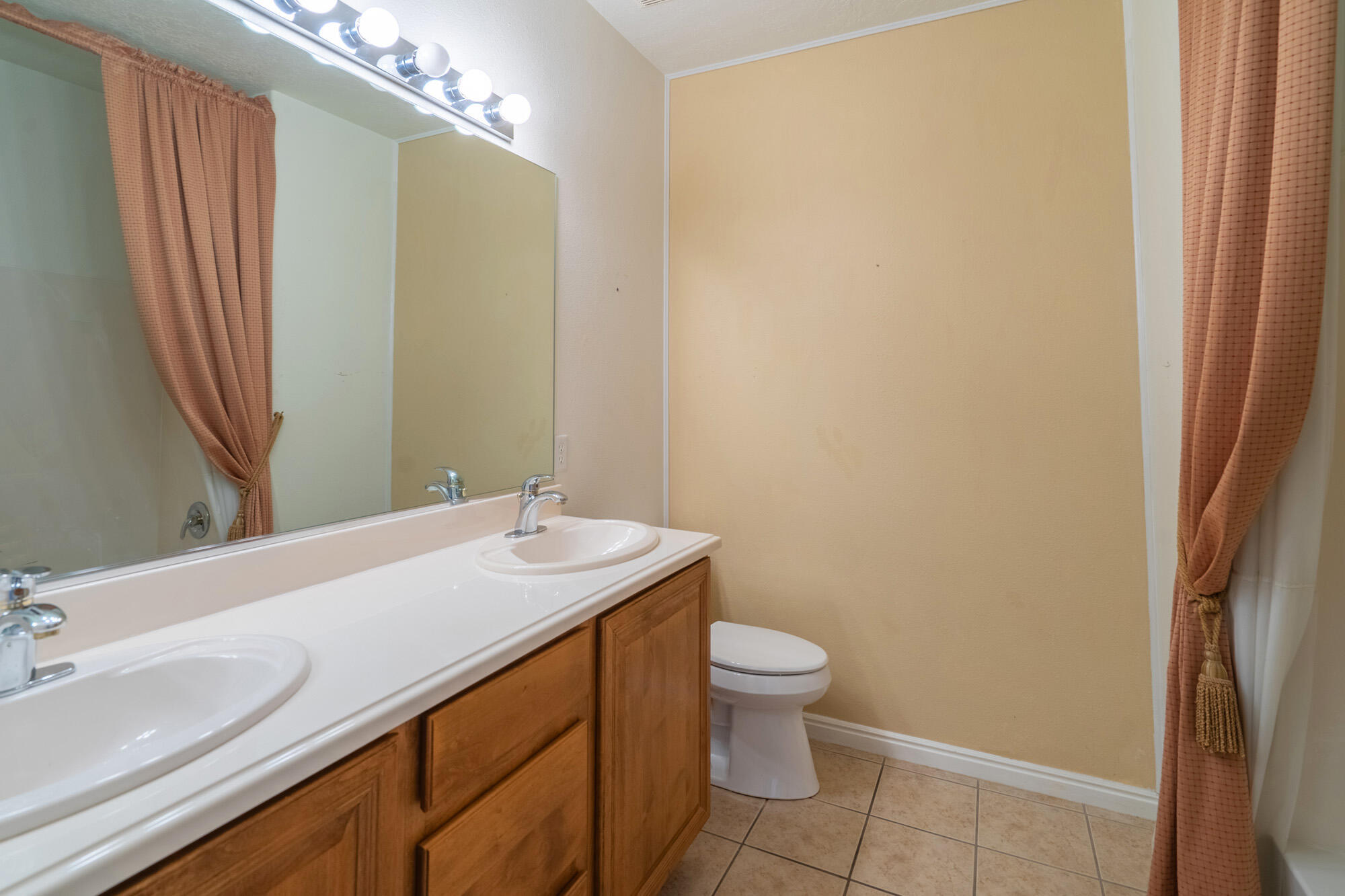 CORAL CANYON - Residential