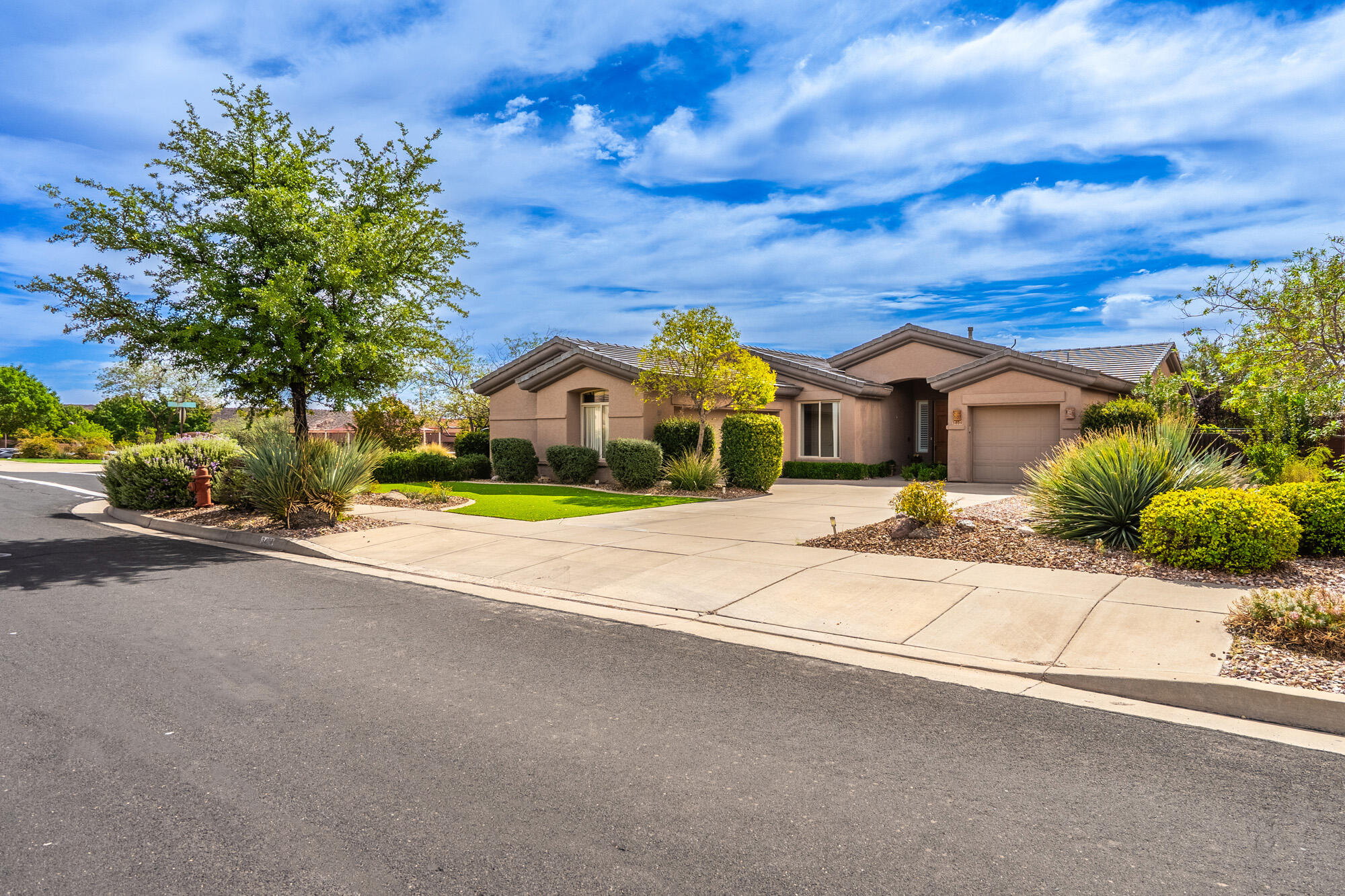 CORAL CANYON - Residential