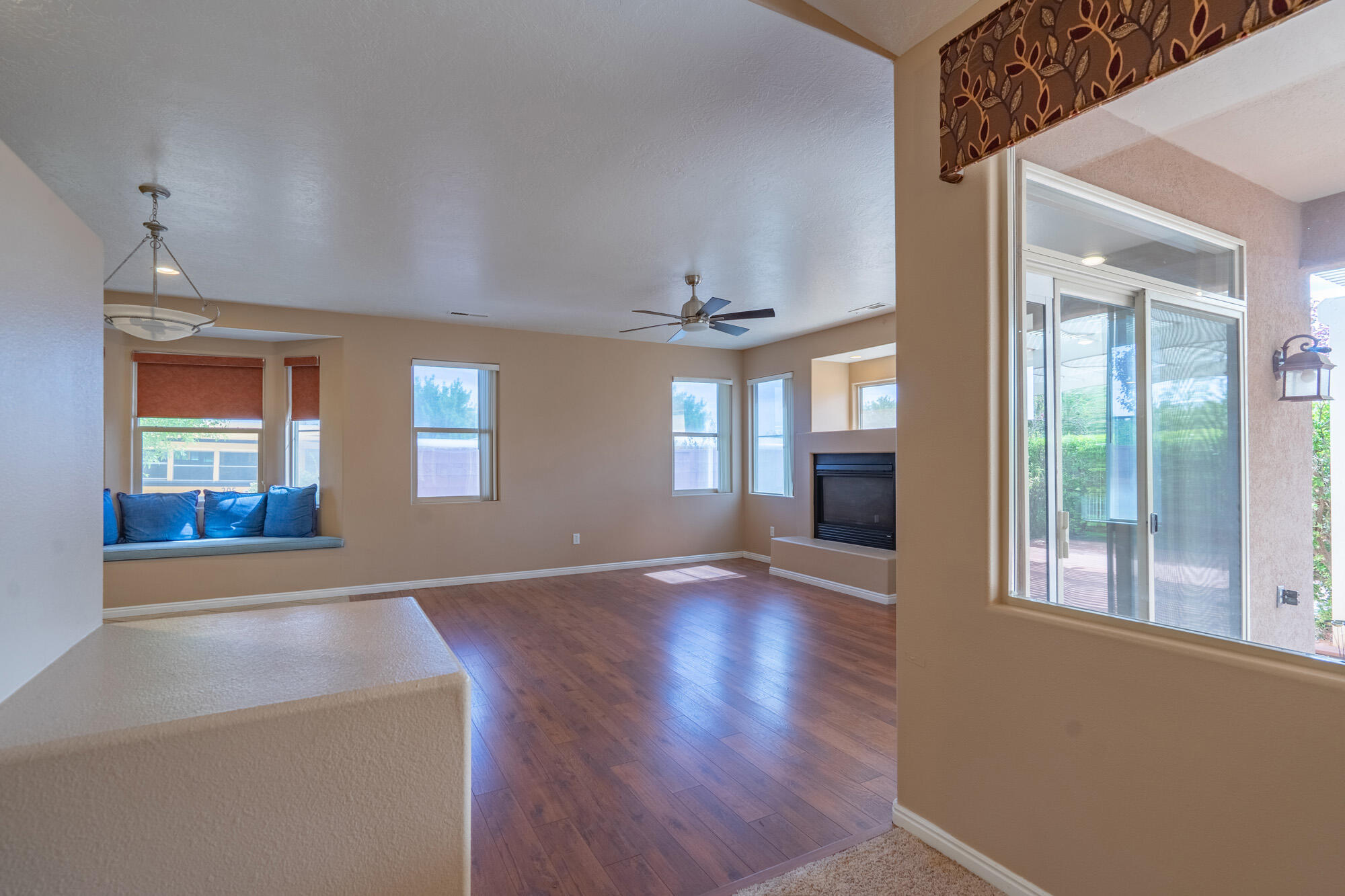 CORAL CANYON - Residential