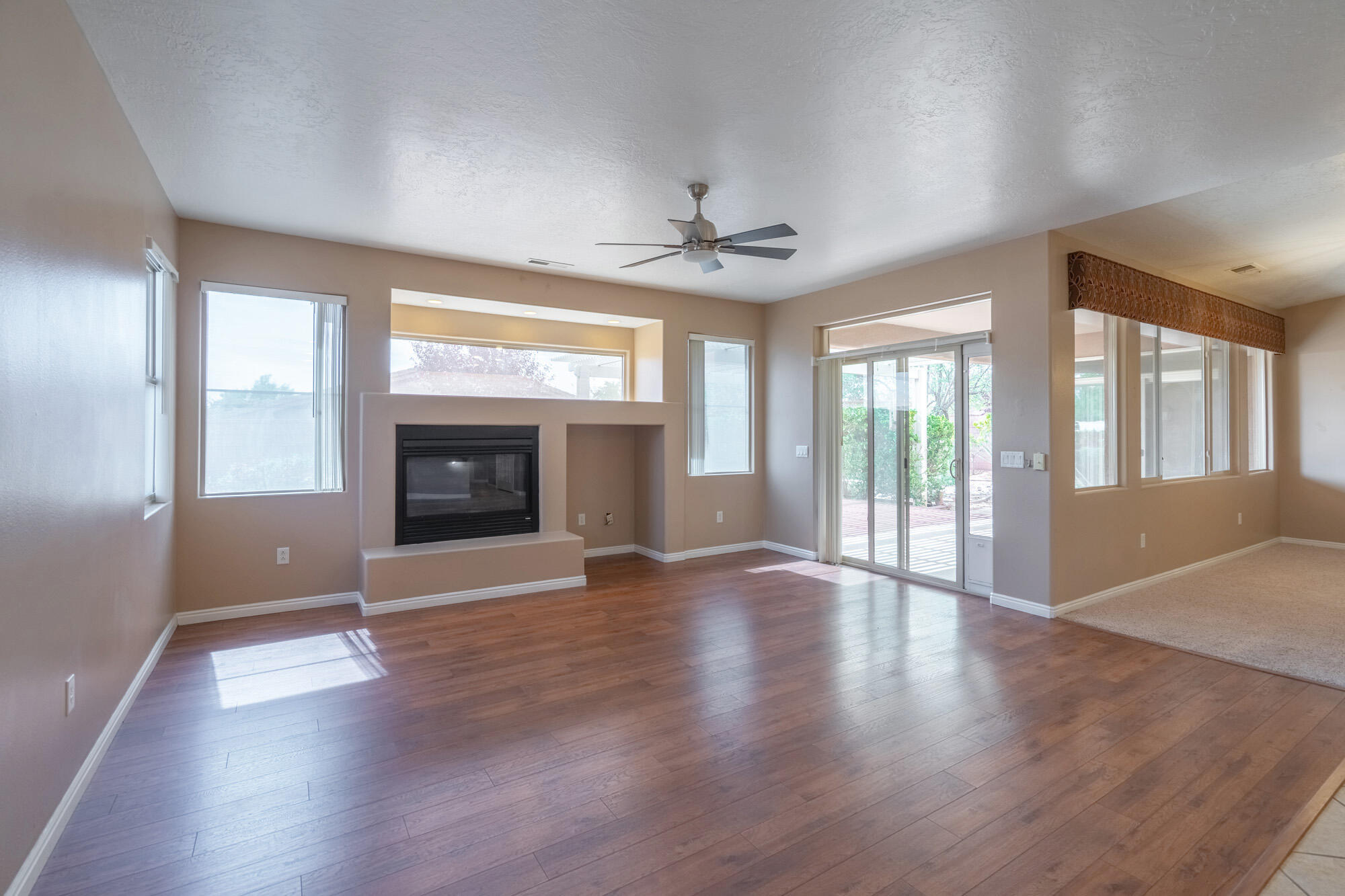 CORAL CANYON - Residential