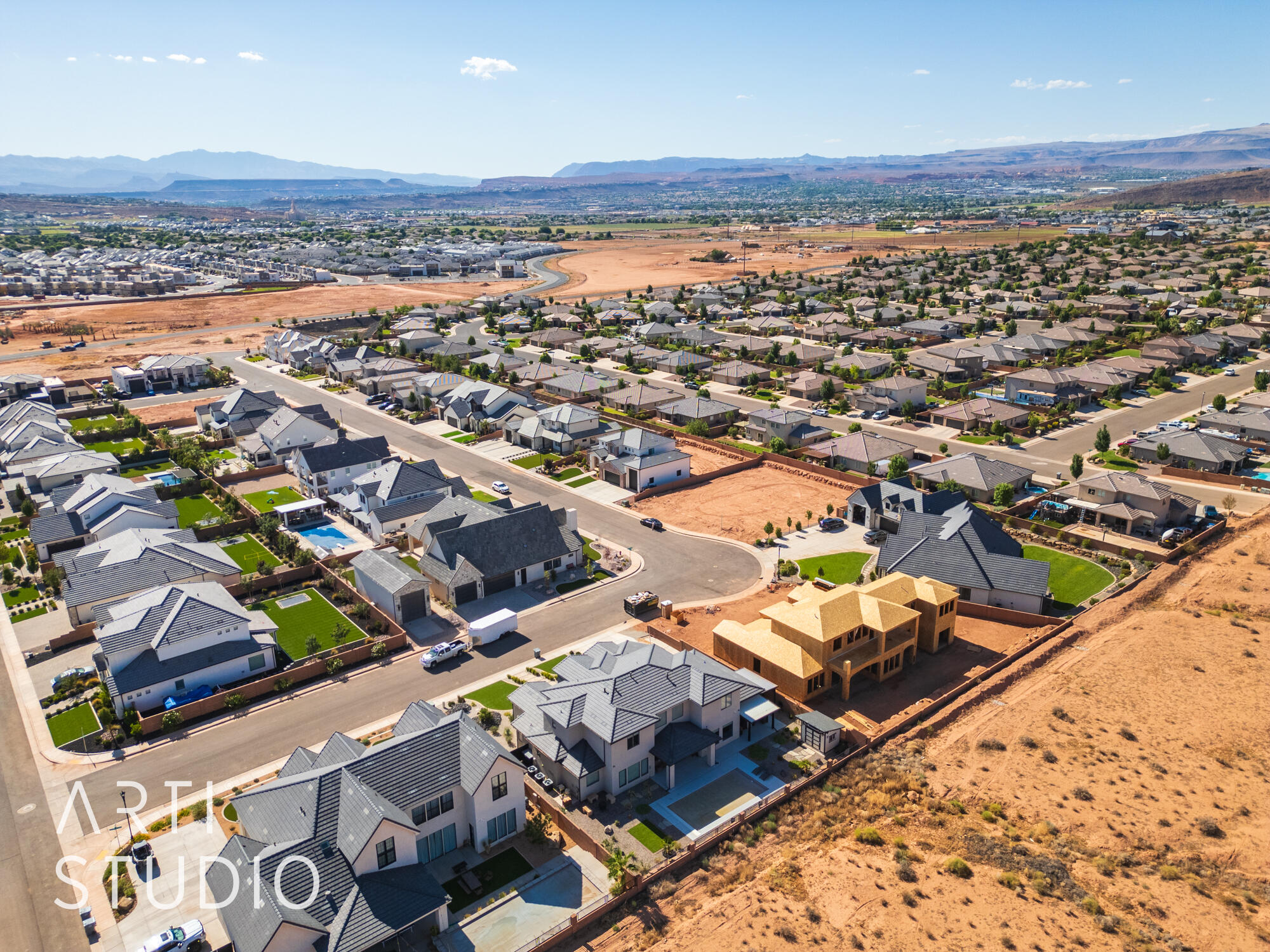 IRON HORSE - Residential