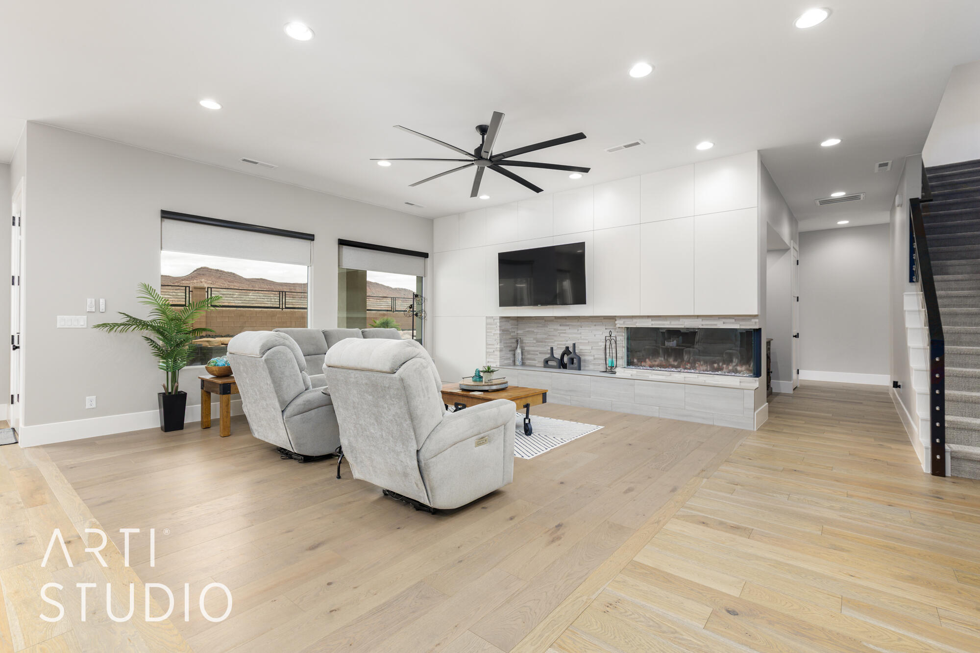 IRON HORSE - Residential