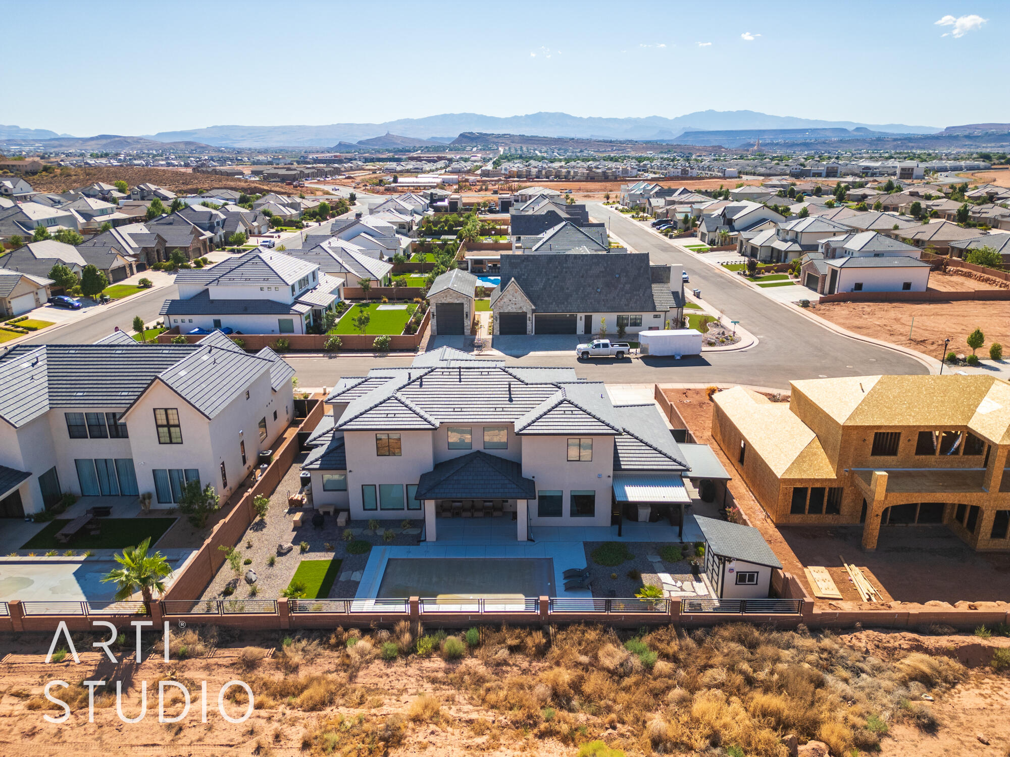 IRON HORSE - Residential