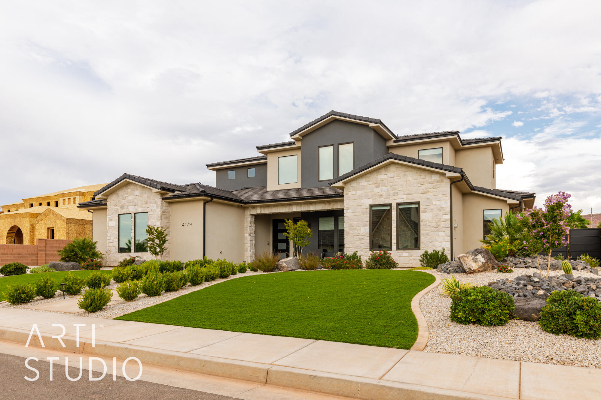 IRON HORSE - Residential