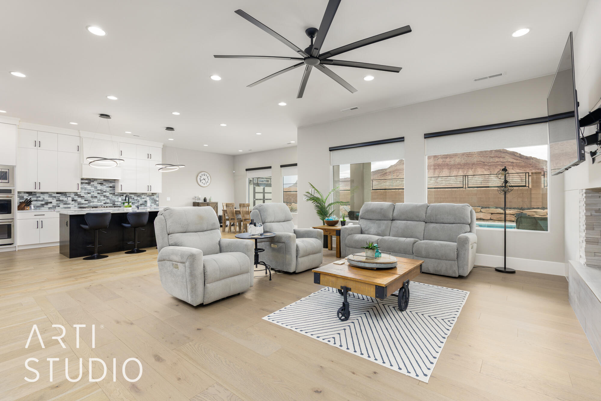 IRON HORSE - Residential