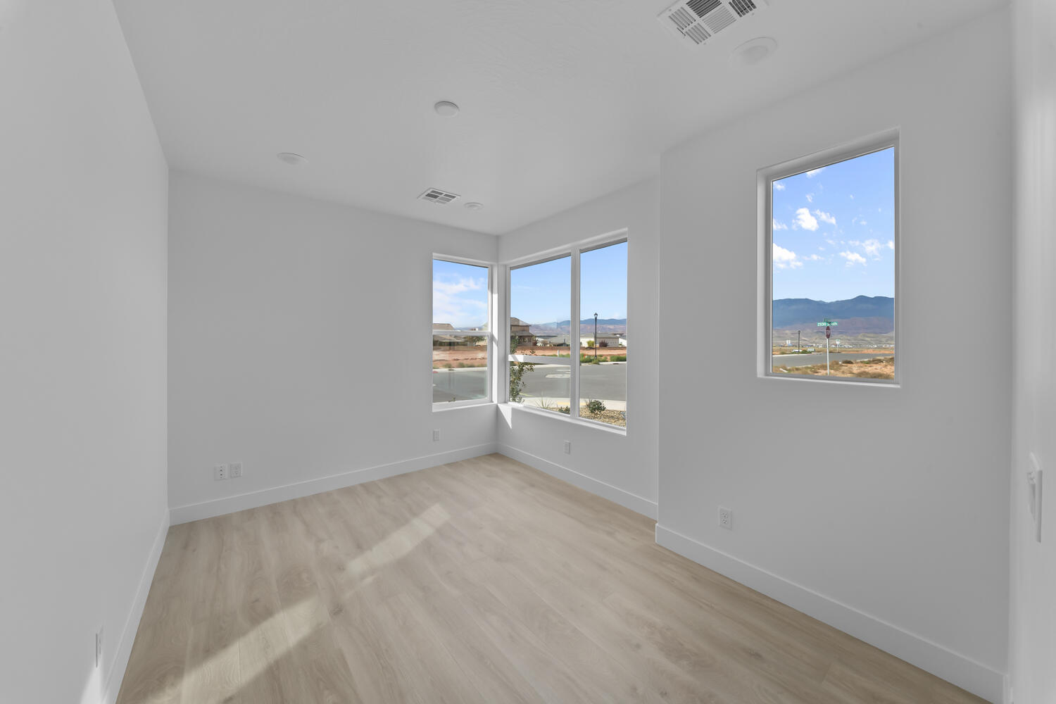 DIXIE HEIGHTS - Residential