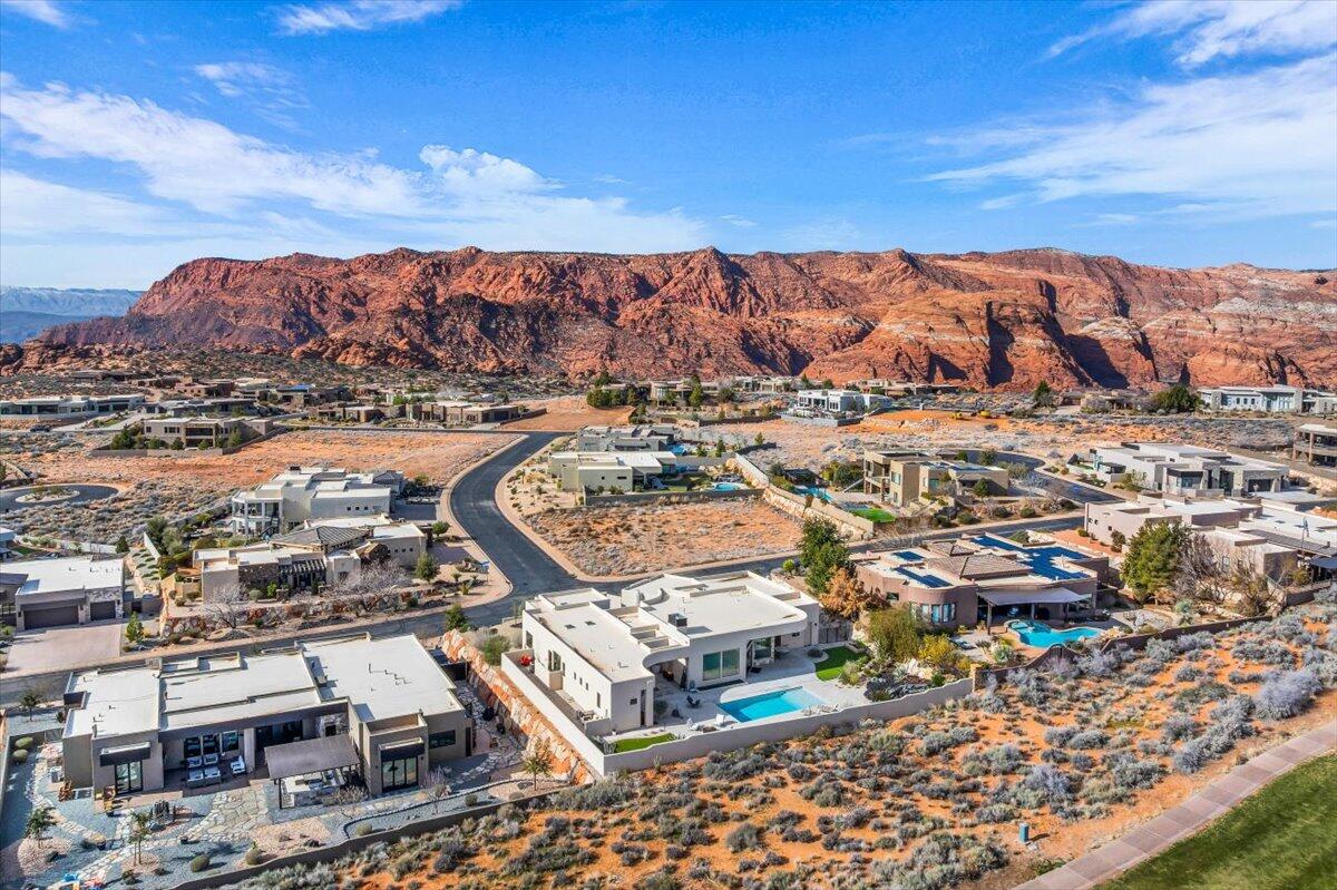 LEDGES OF ST GEORGE - Residential