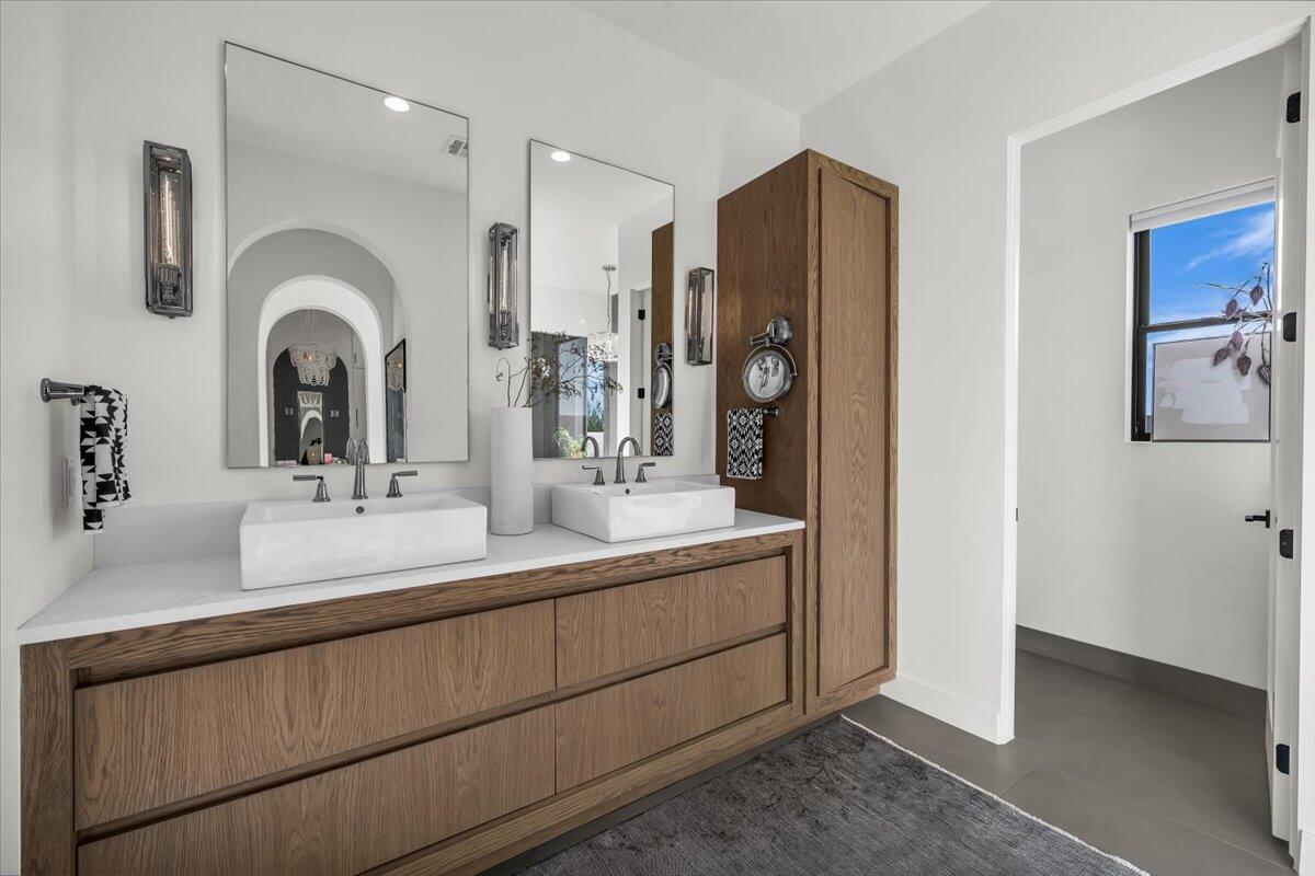 LEDGES OF ST GEORGE - Residential