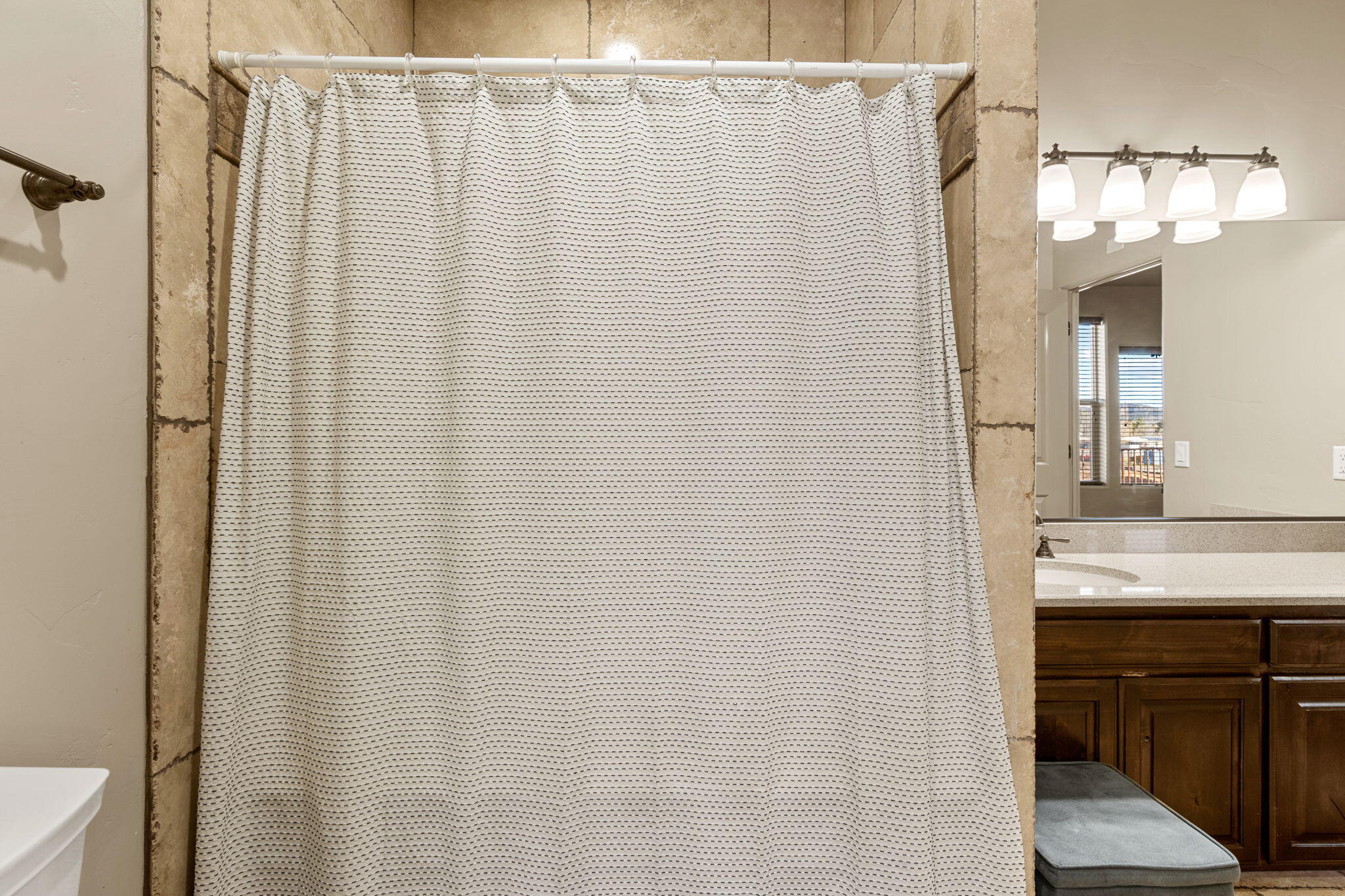 DIAMOND VALLEY ACRES - Residential