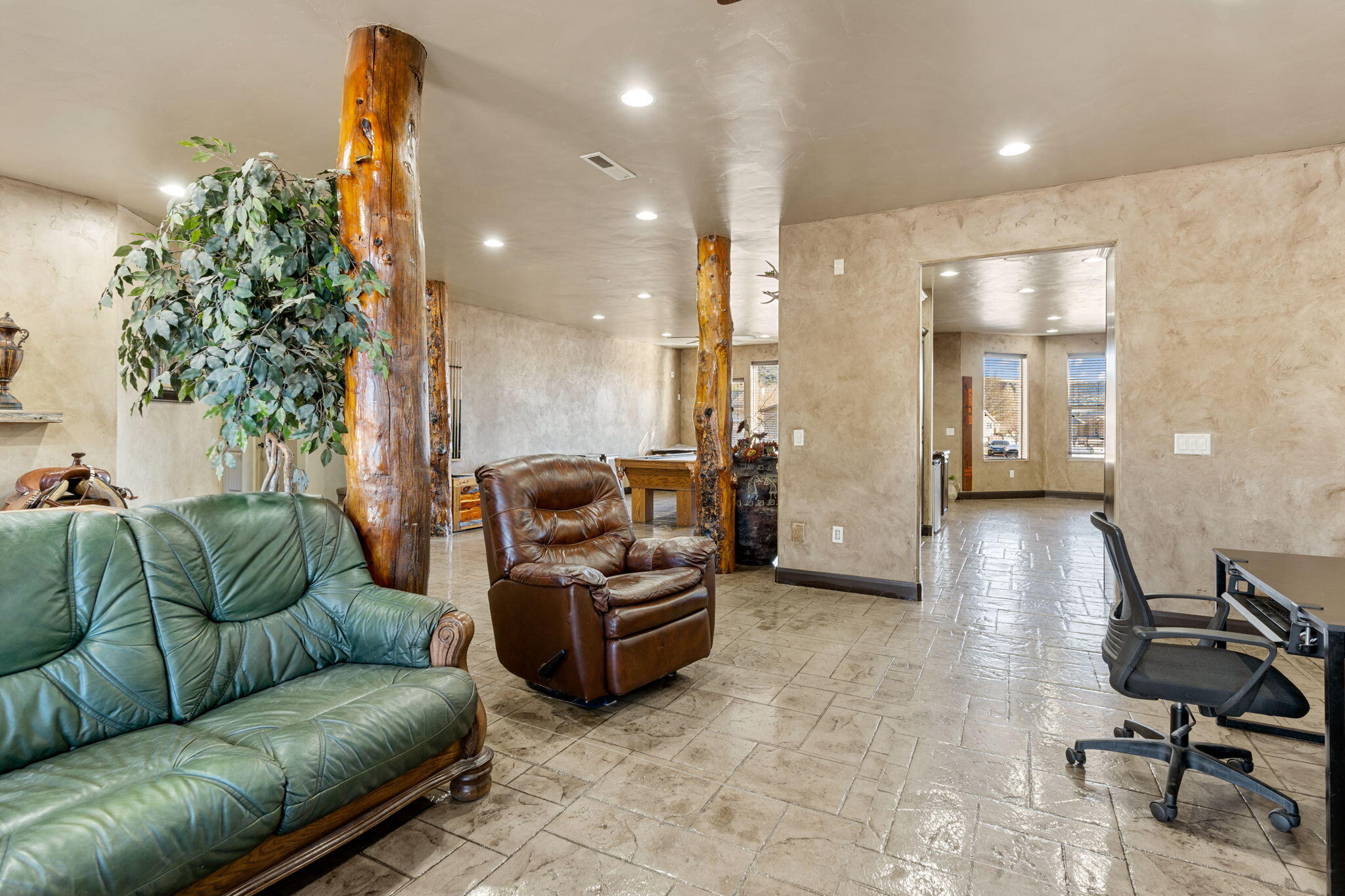 DIAMOND VALLEY ACRES - Residential