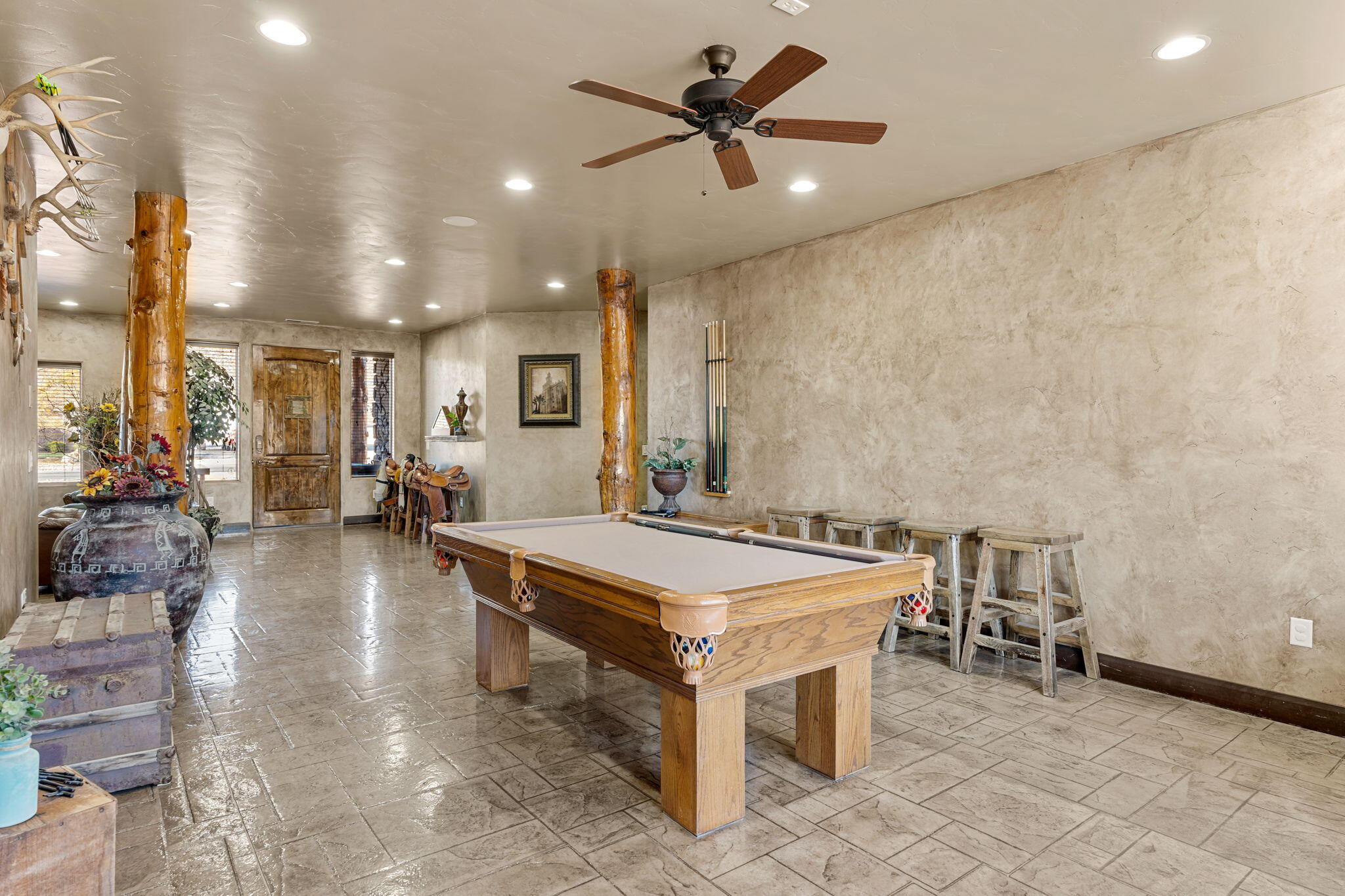 DIAMOND VALLEY ACRES - Residential