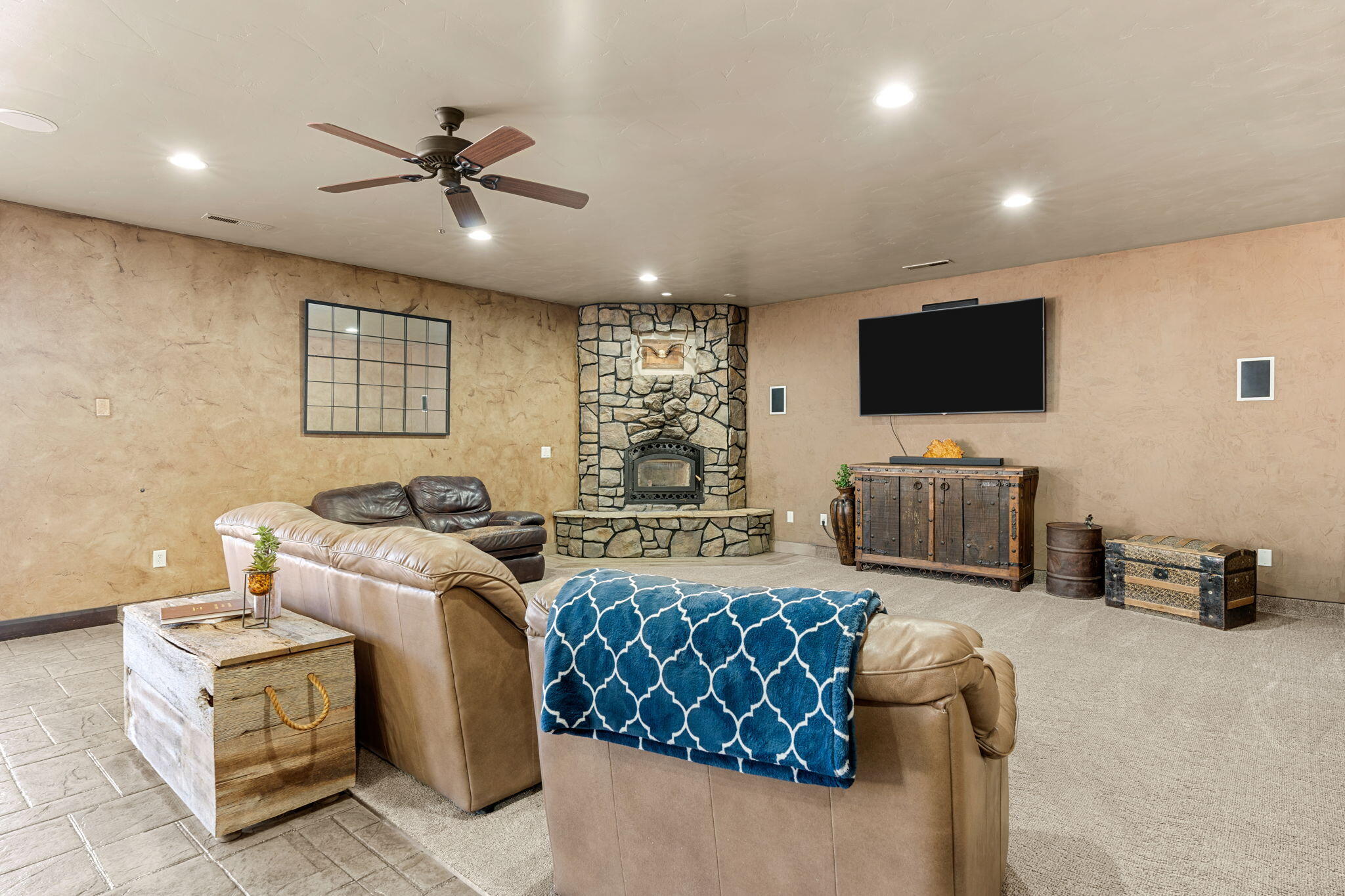 DIAMOND VALLEY ACRES - Residential