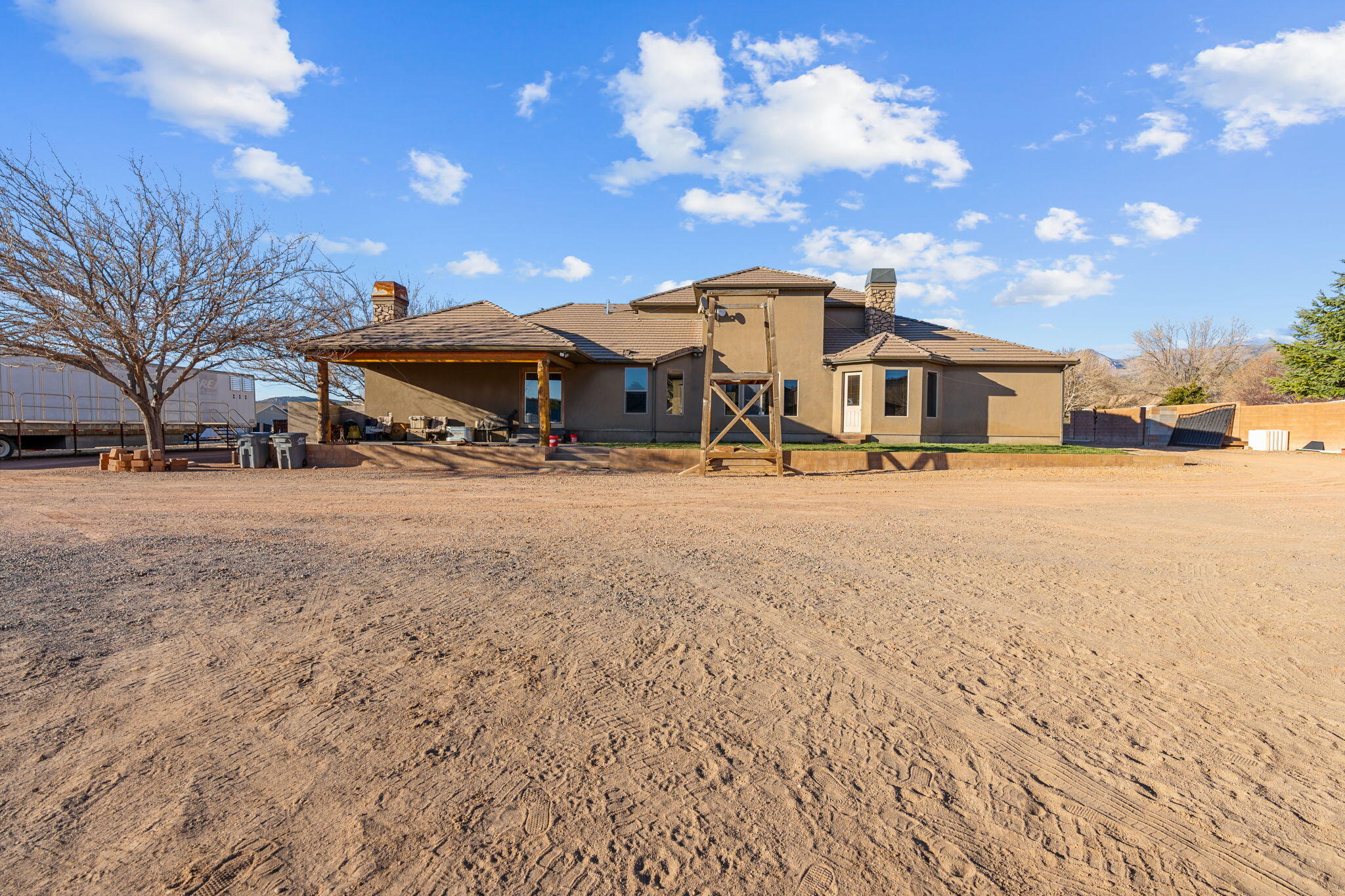 DIAMOND VALLEY ACRES - Residential