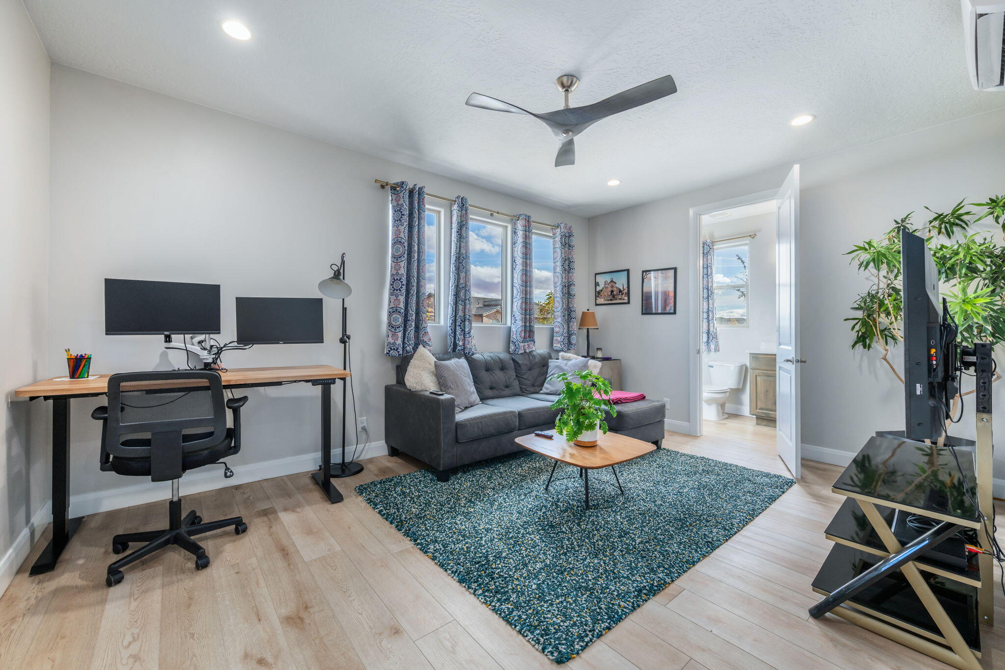 VIEWS AT CORAL CANYON - Residential