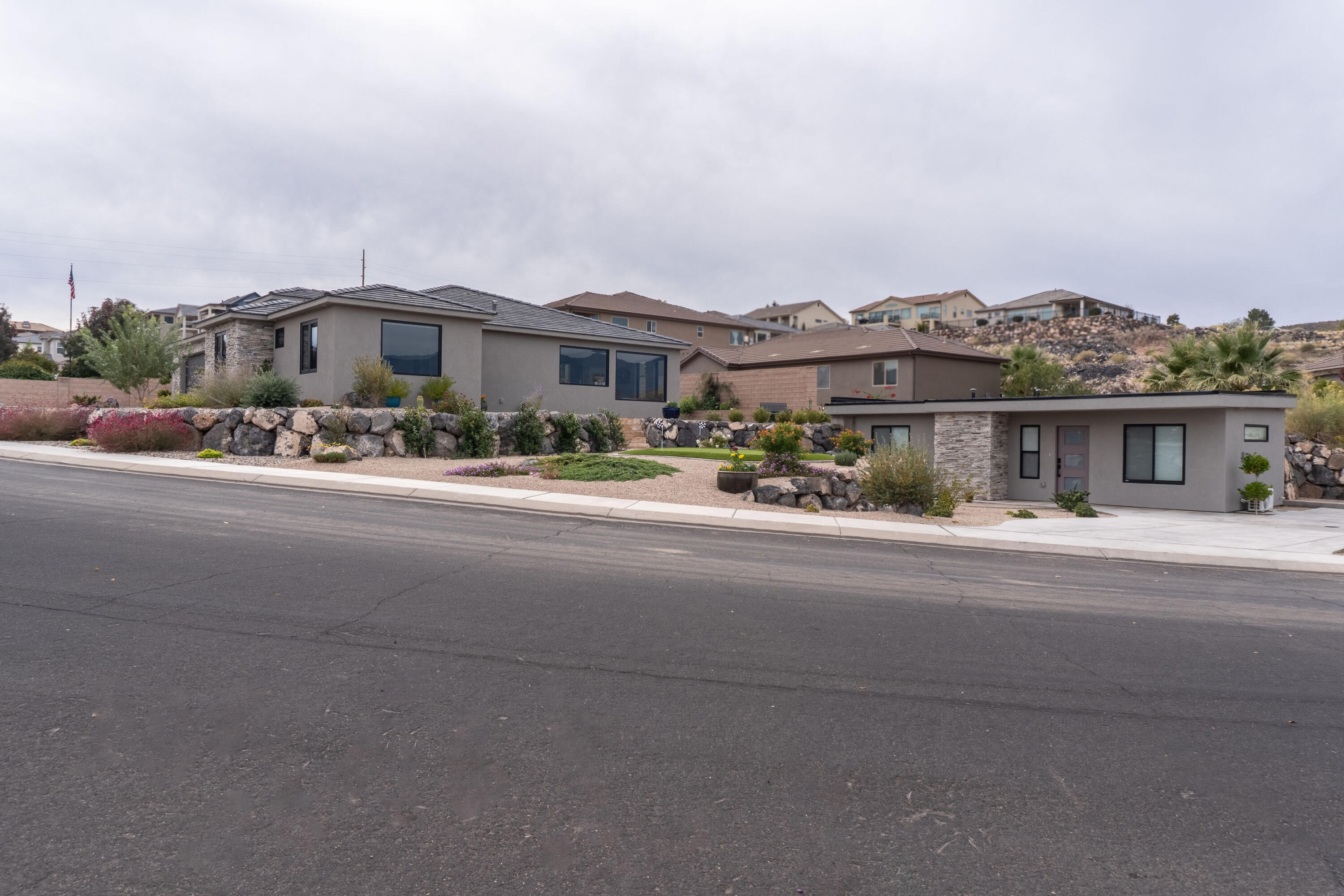 SUNSET RIDGE - Residential