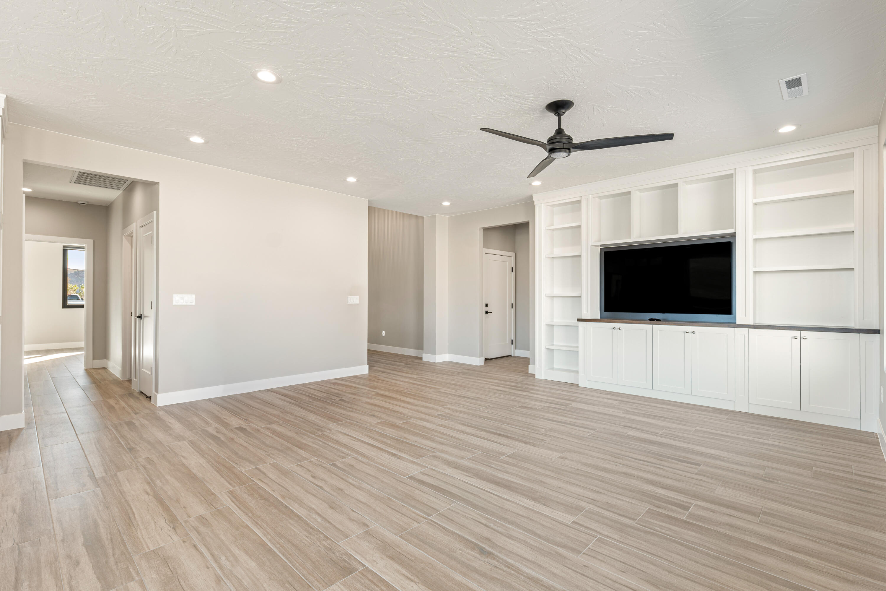 SUNSET RIDGE - Residential