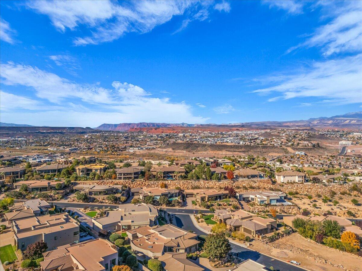 STONE CLIFF - Residential