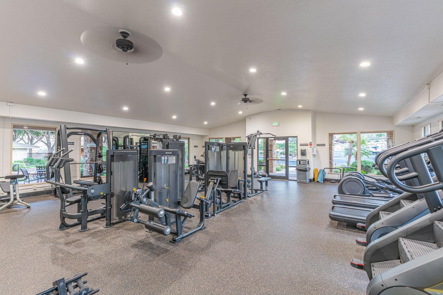 STONE CLIFF - Residential