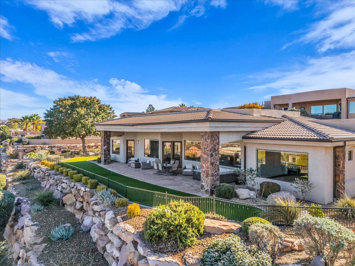 STONE CLIFF - Residential