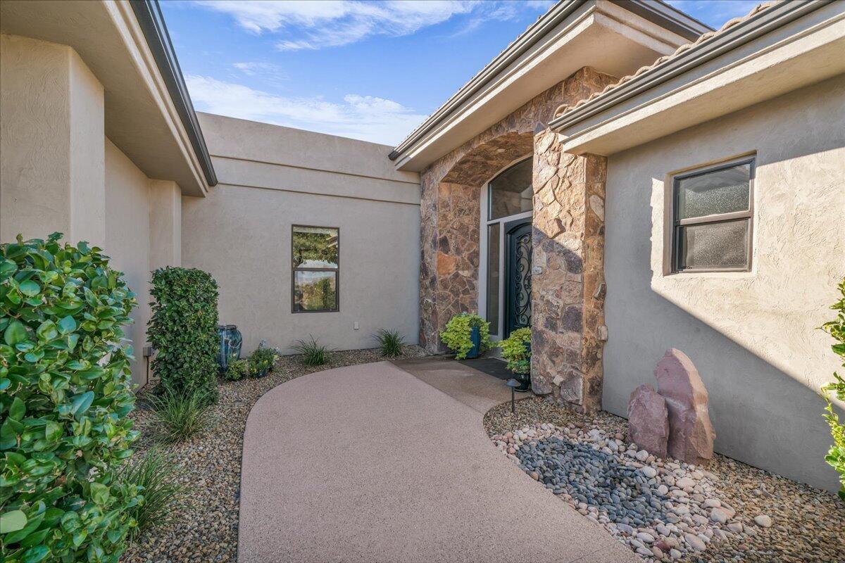 STONE CLIFF - Residential