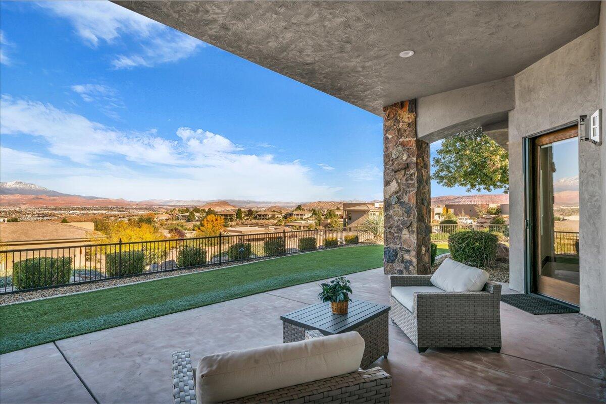 STONE CLIFF - Residential