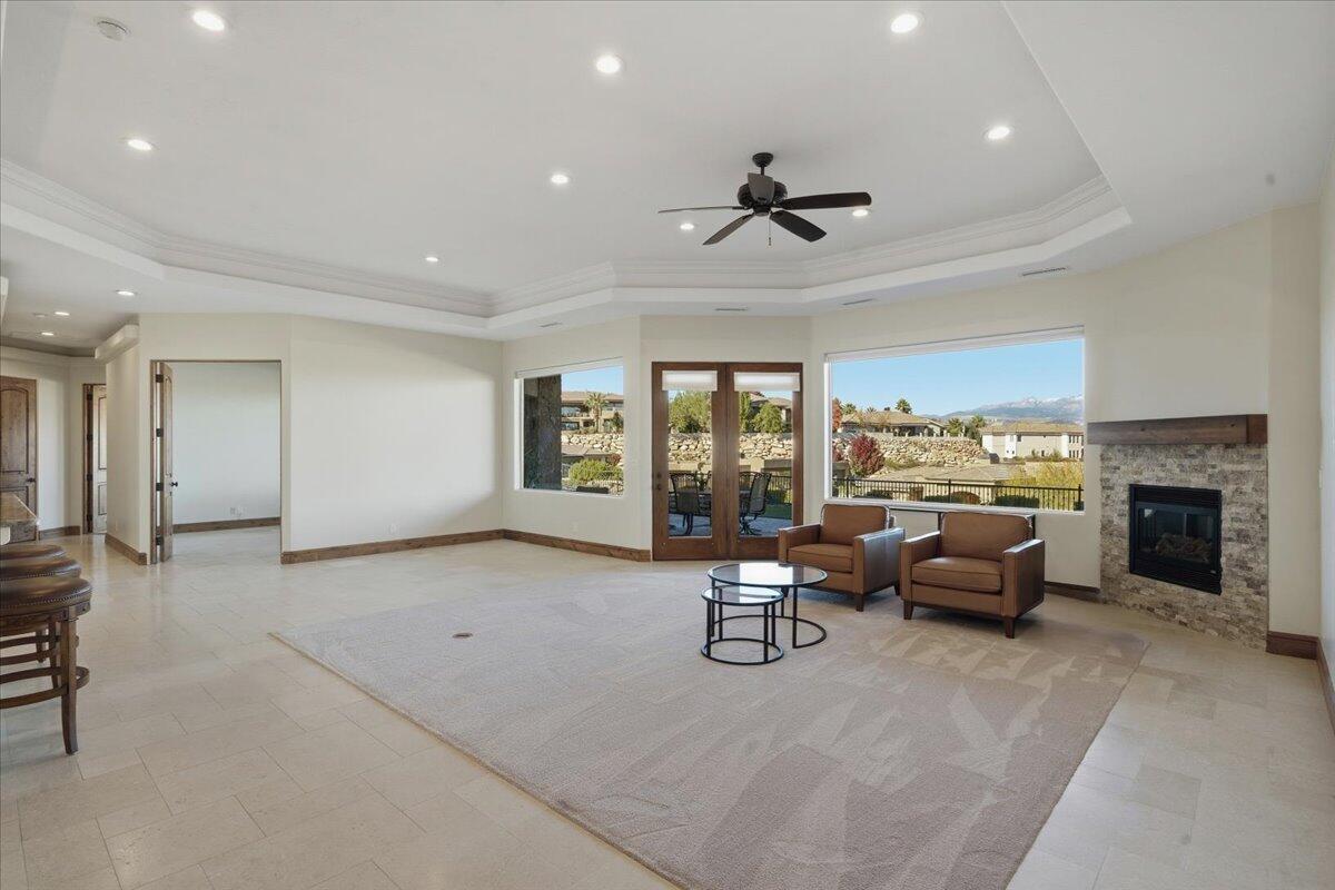 STONE CLIFF - Residential